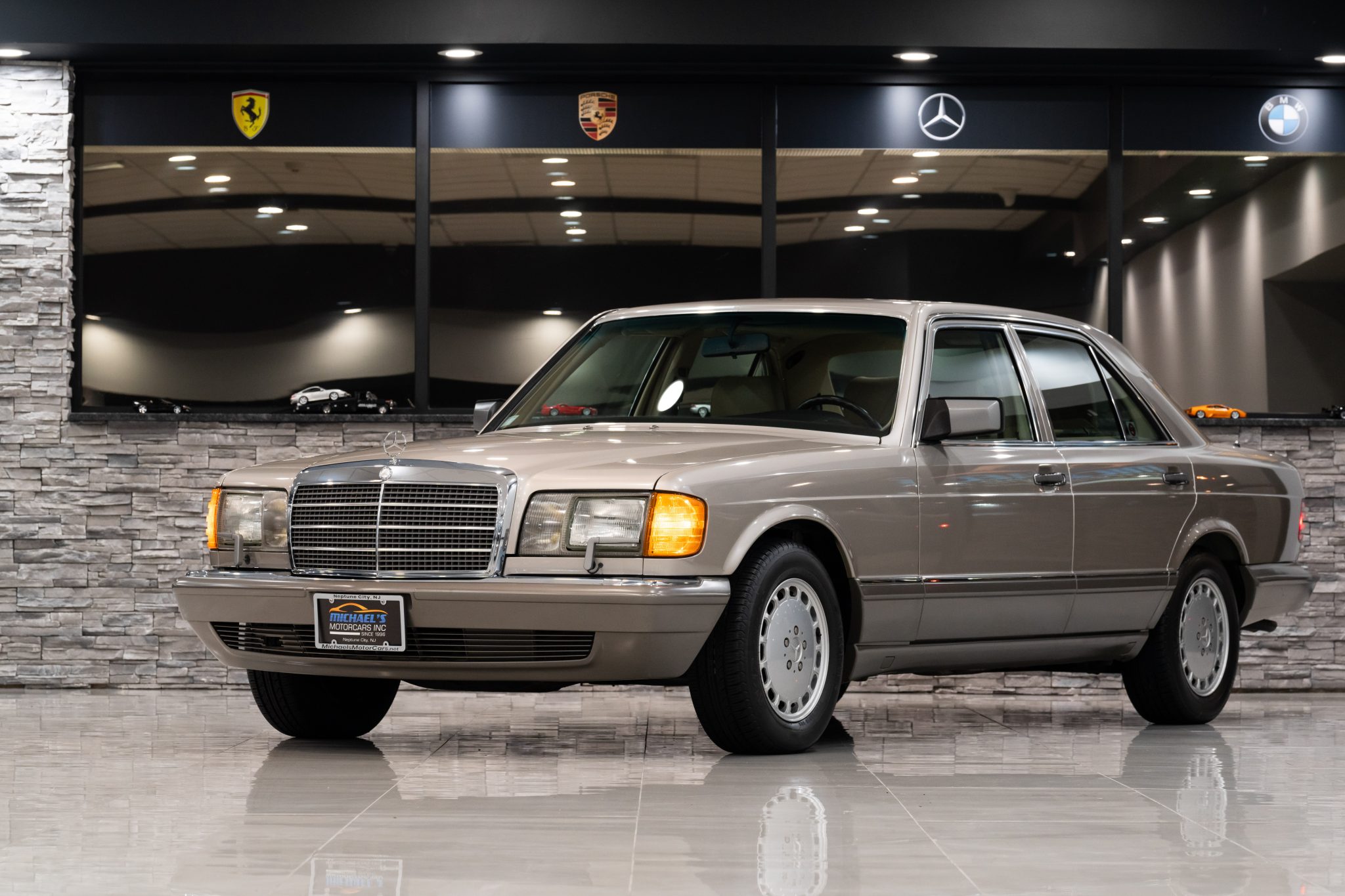 1991 Mercedes-Benz W126 S-Class 