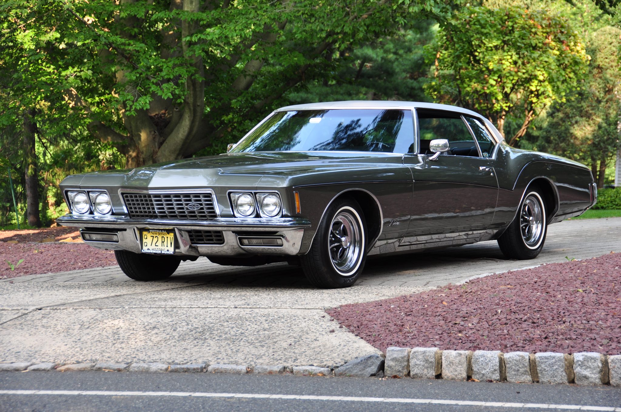 1972 Buick Riviera 