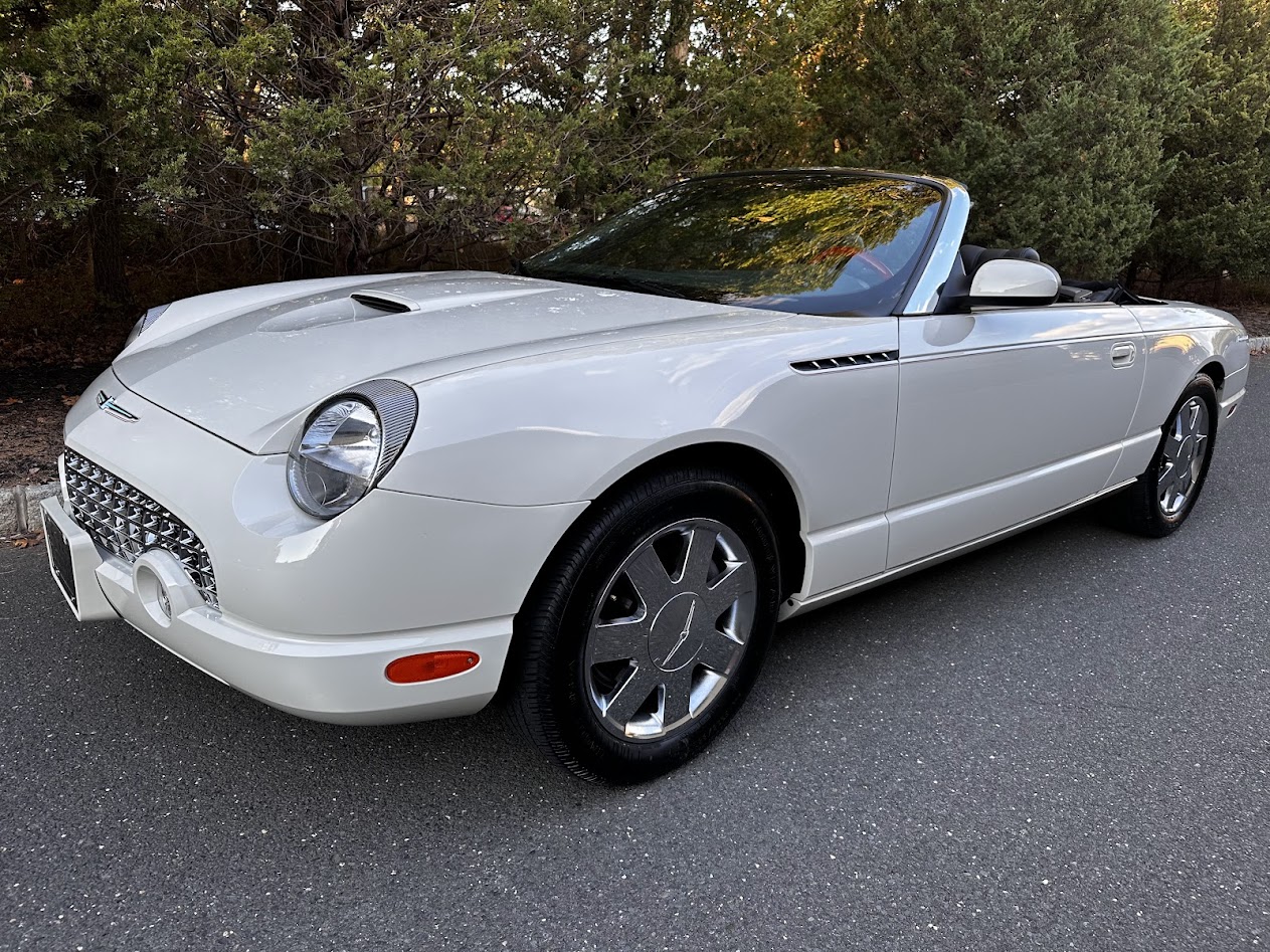 2002 Ford Thunderbird (2002-2005) 