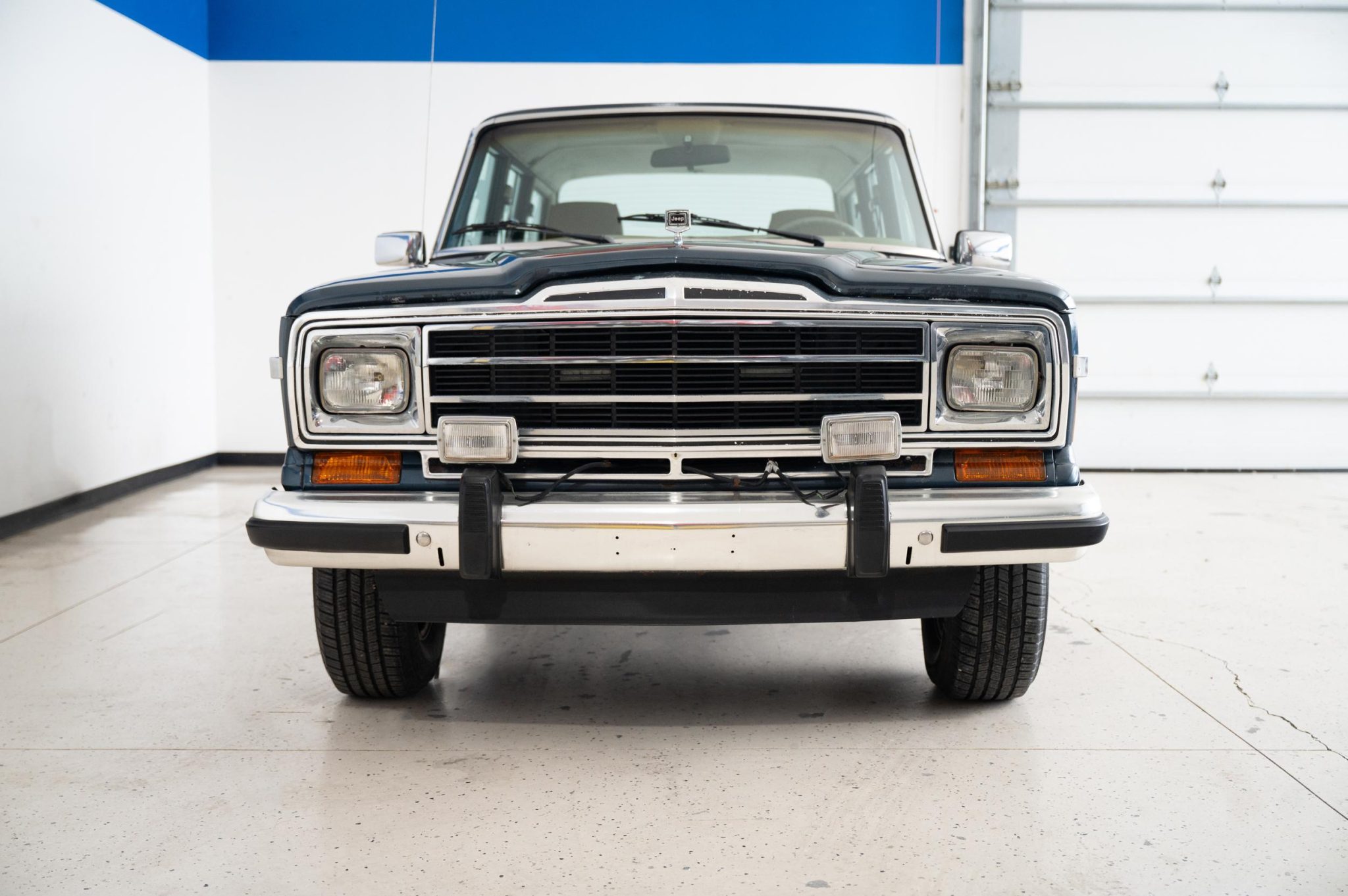 1991 Jeep SJ Grand Wagoneer 