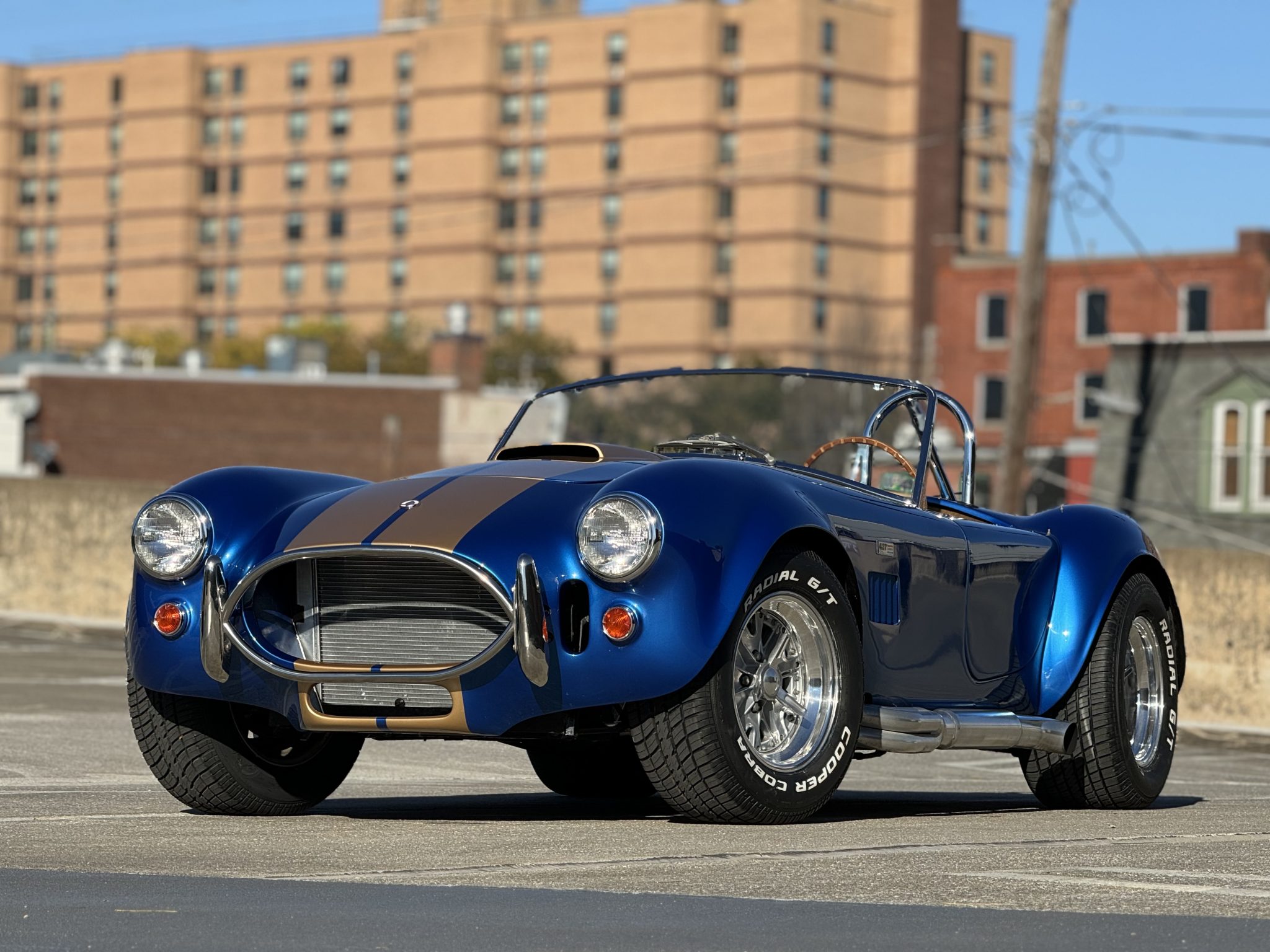 351-Powered Unique Motorcars 427SC Roadster