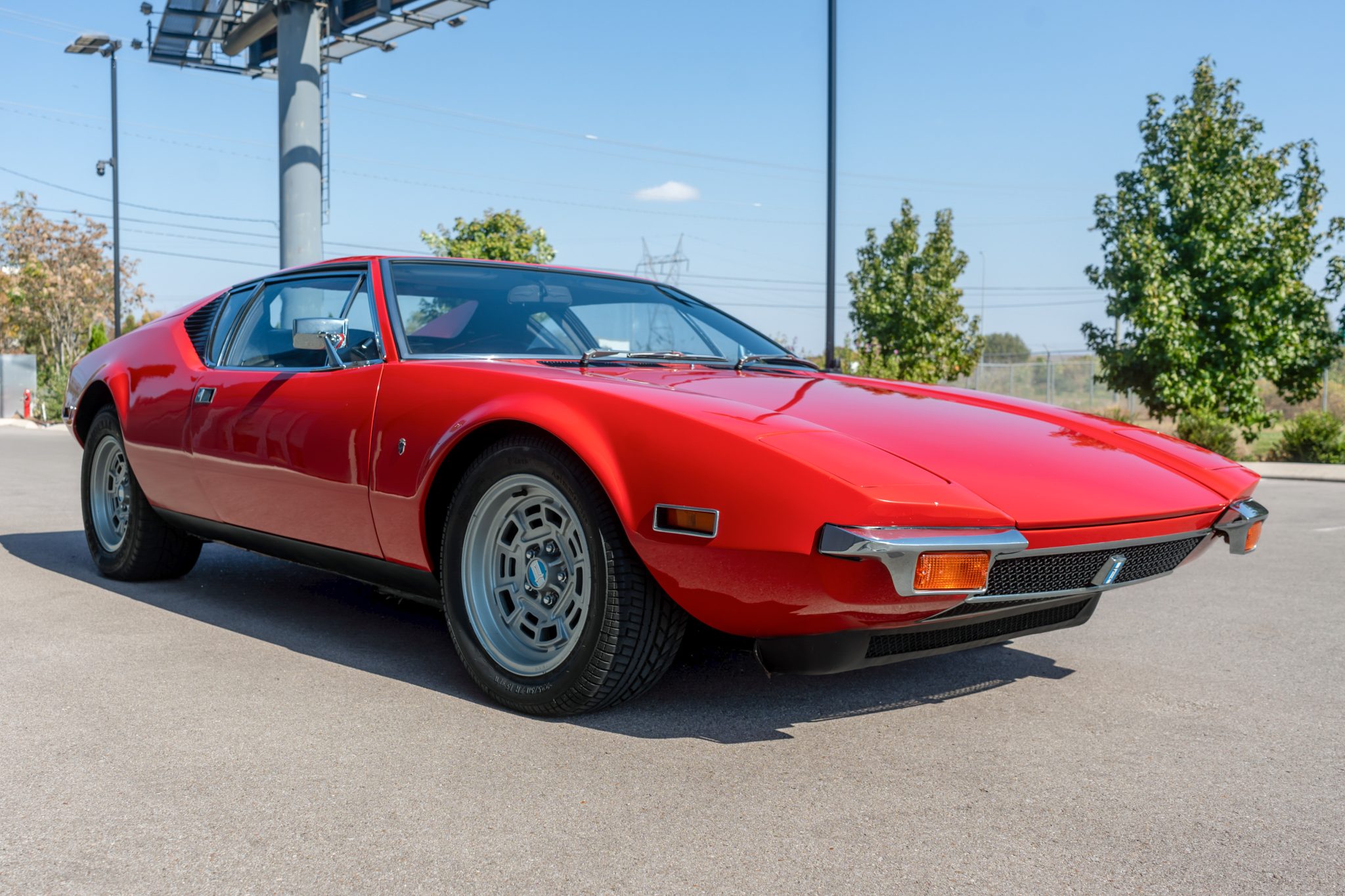 1971 DeTomaso Pantera 