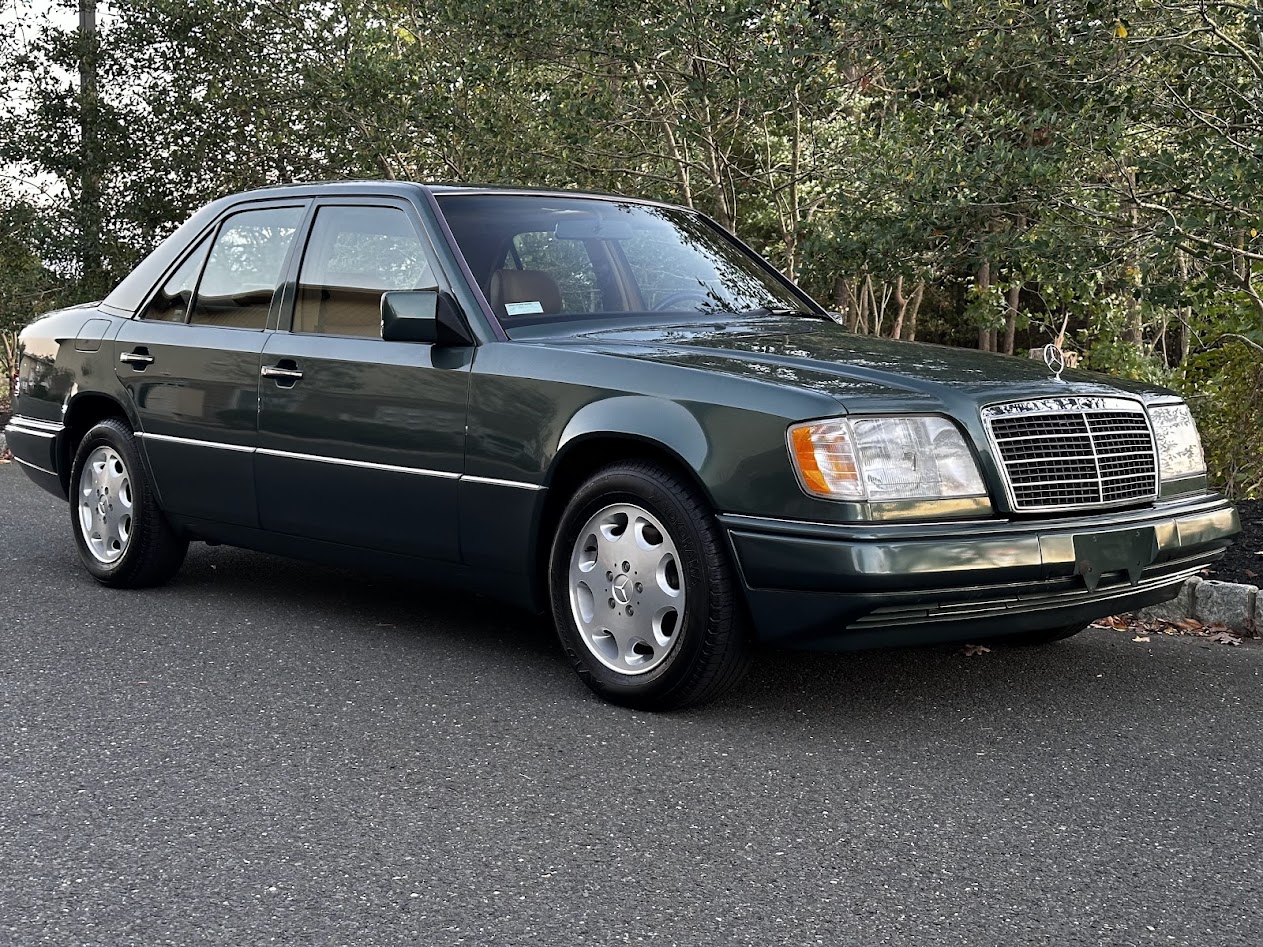 1995 Mercedes-Benz W124 E-Class 