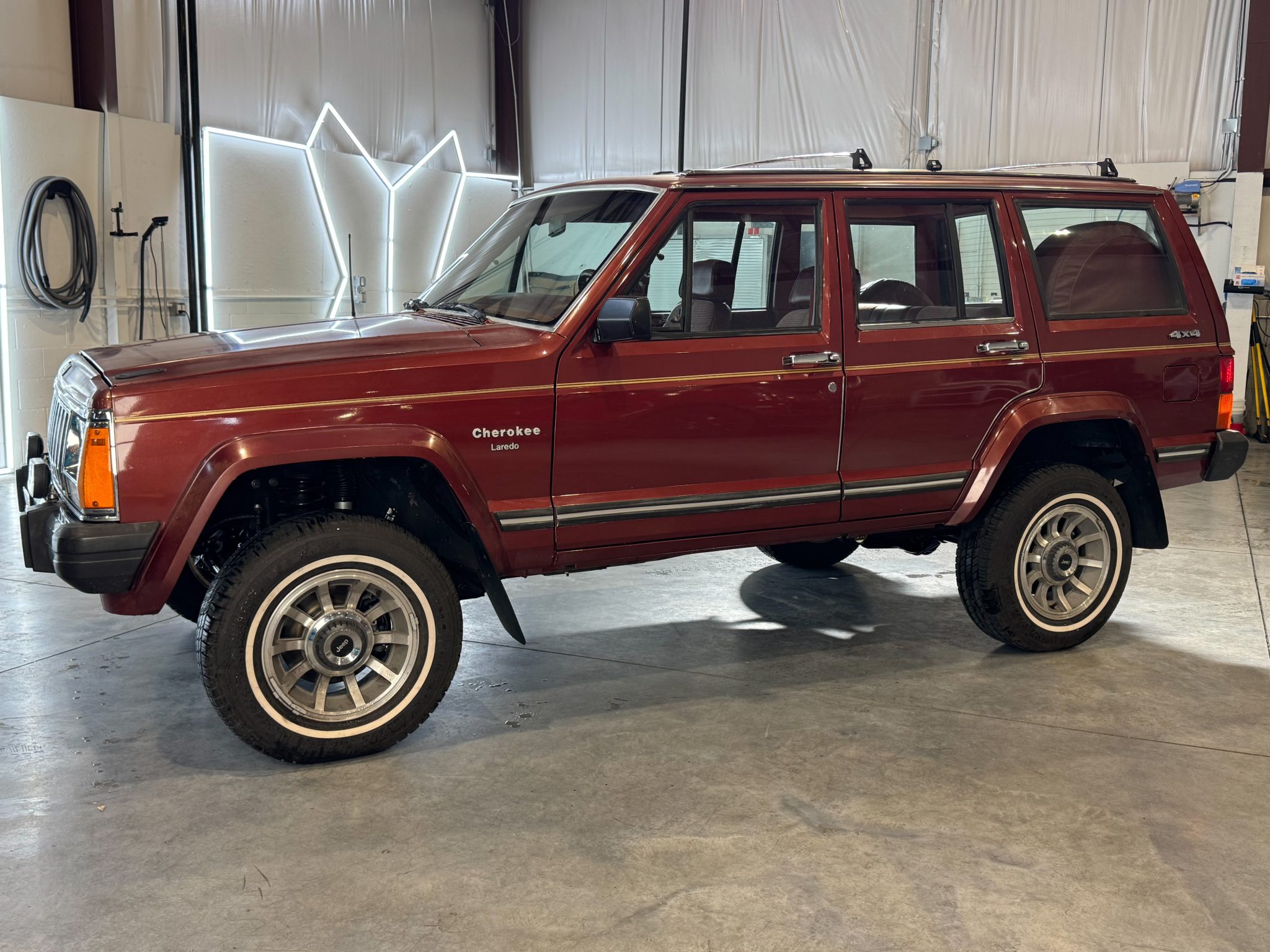 1985 Jeep XJ Cherokee 