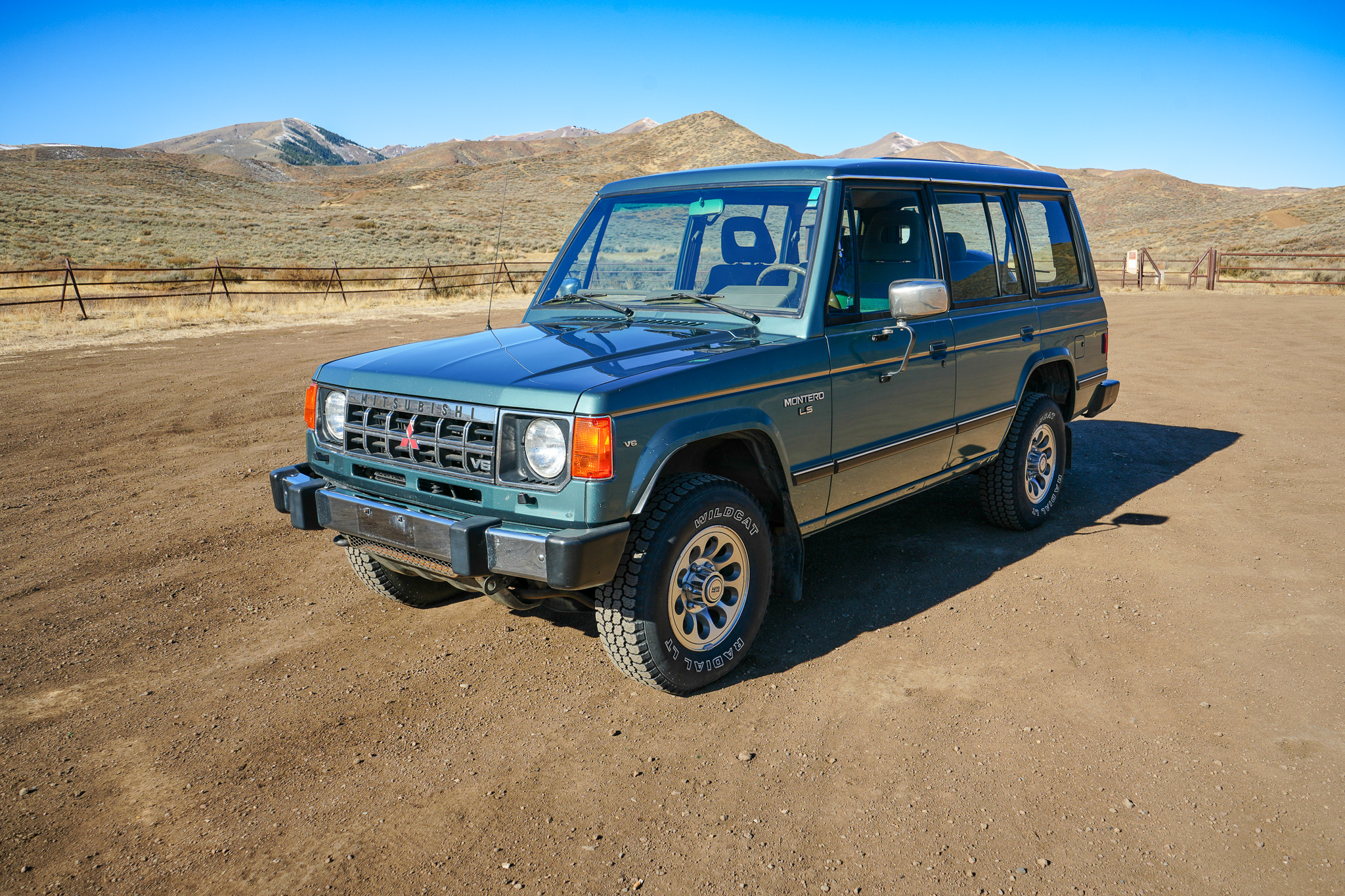 1990 Mitsubishi Pajero & Montero 