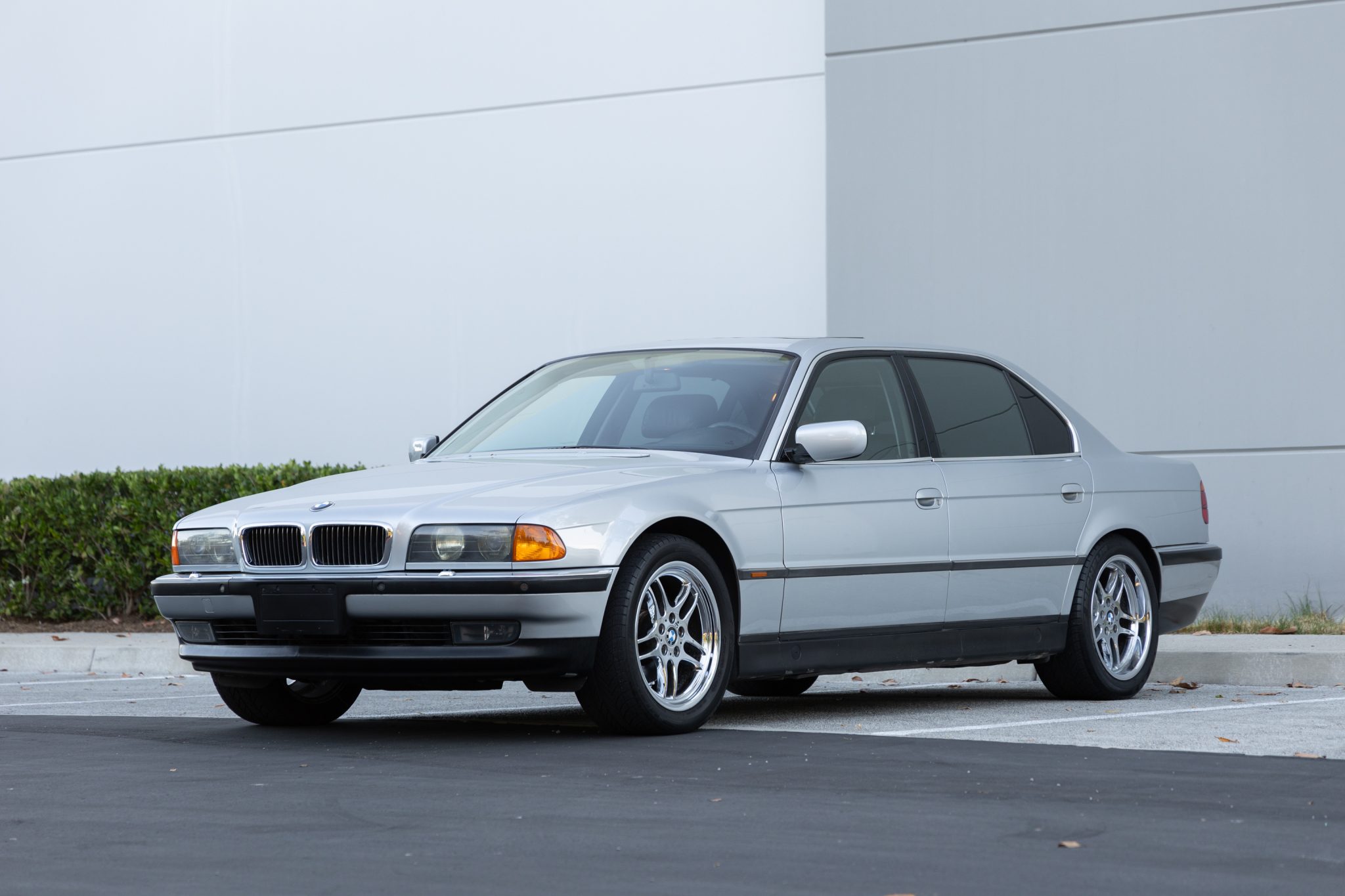 1998 BMW E38 7-Series 