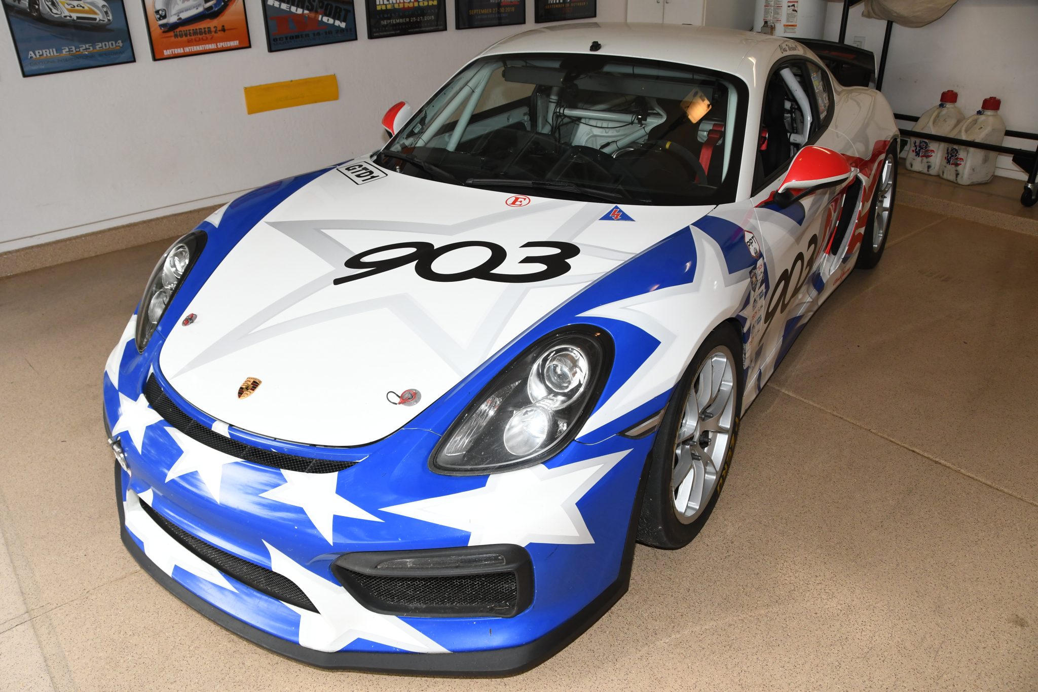 2016 Porsche Cayman GT4 