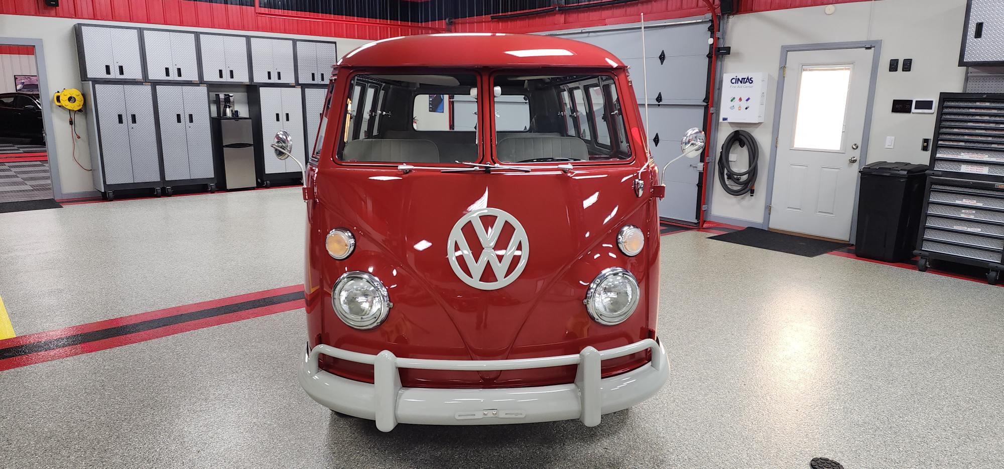 1964 Volkswagen Split-Window Bus 