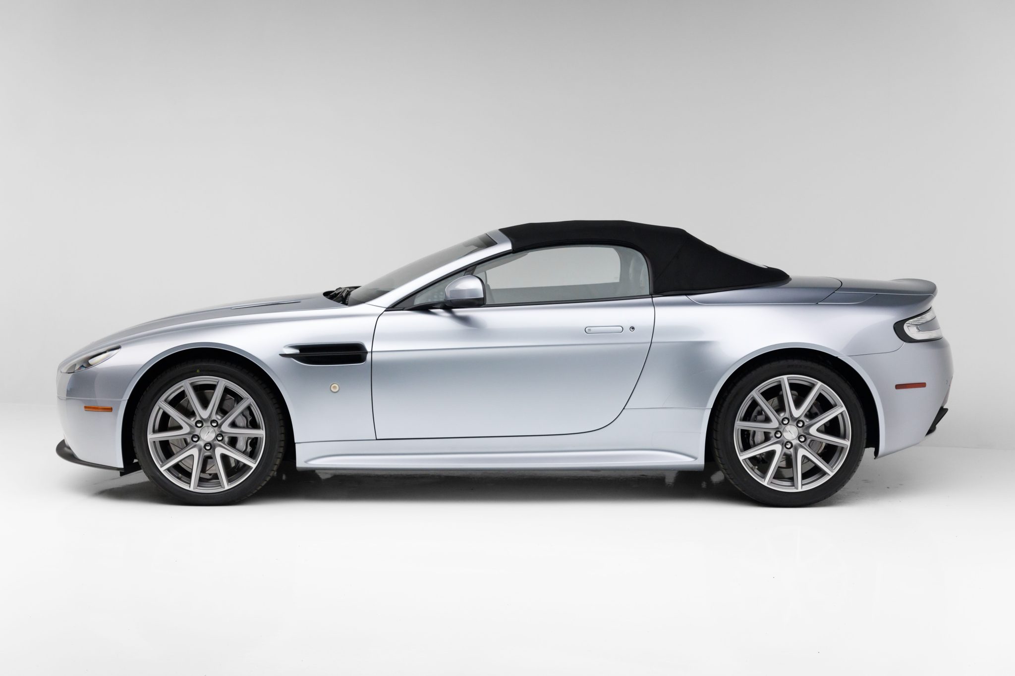 2015 Aston Martin V8 Vantage (2006+) 