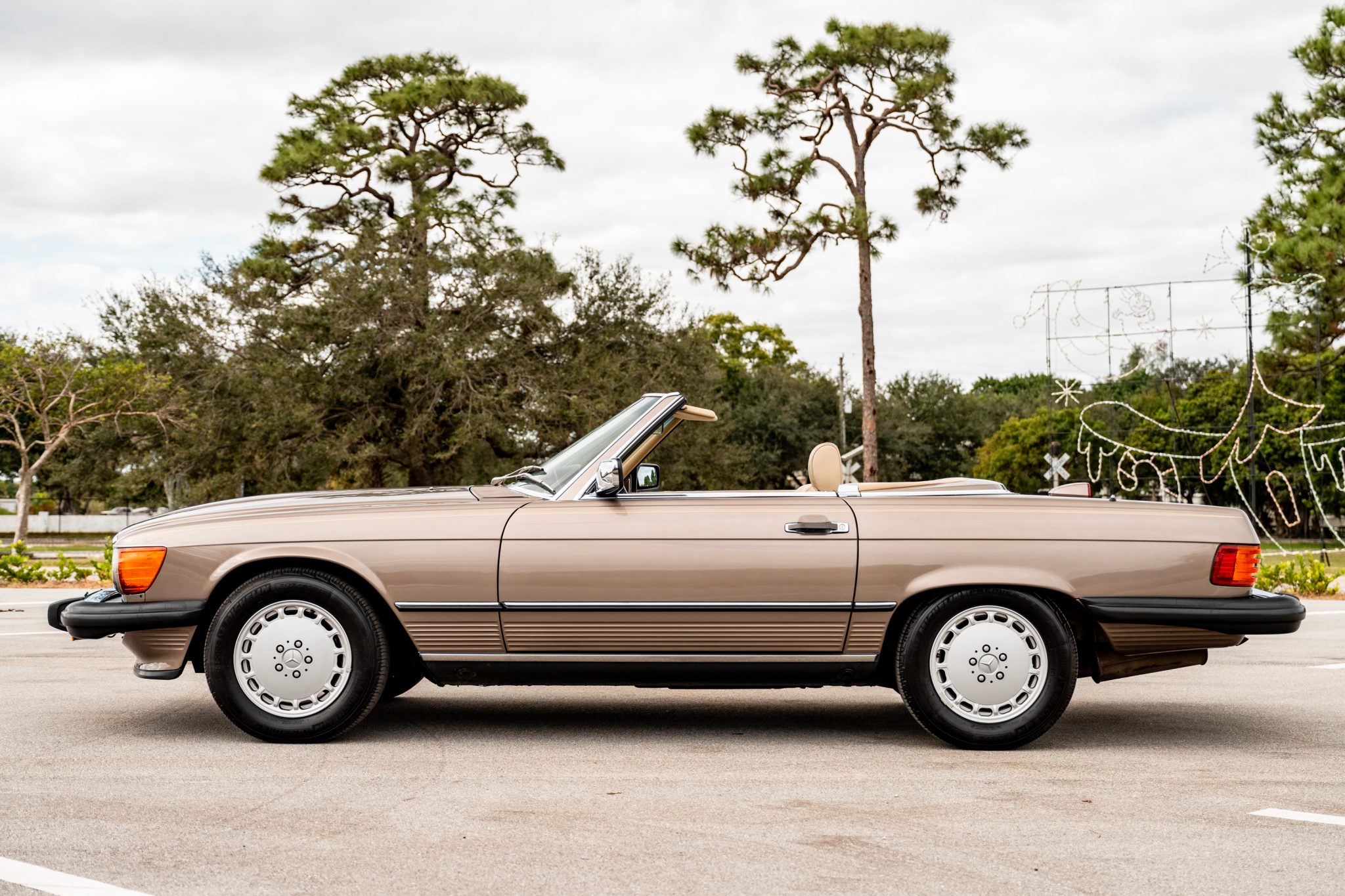 1987 Mercedes-Benz R107 SL 