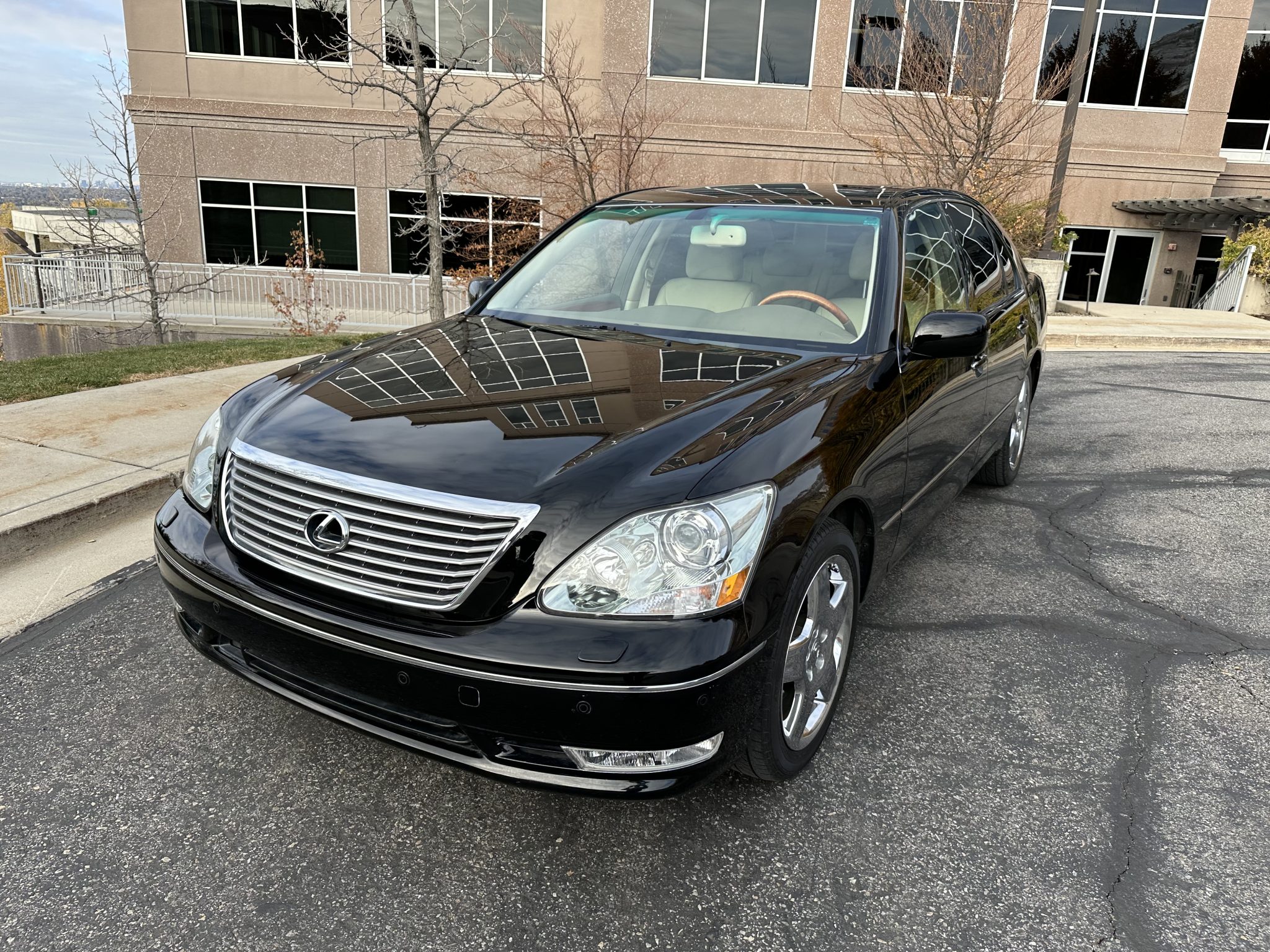 2005 Lexus LS Sedan 