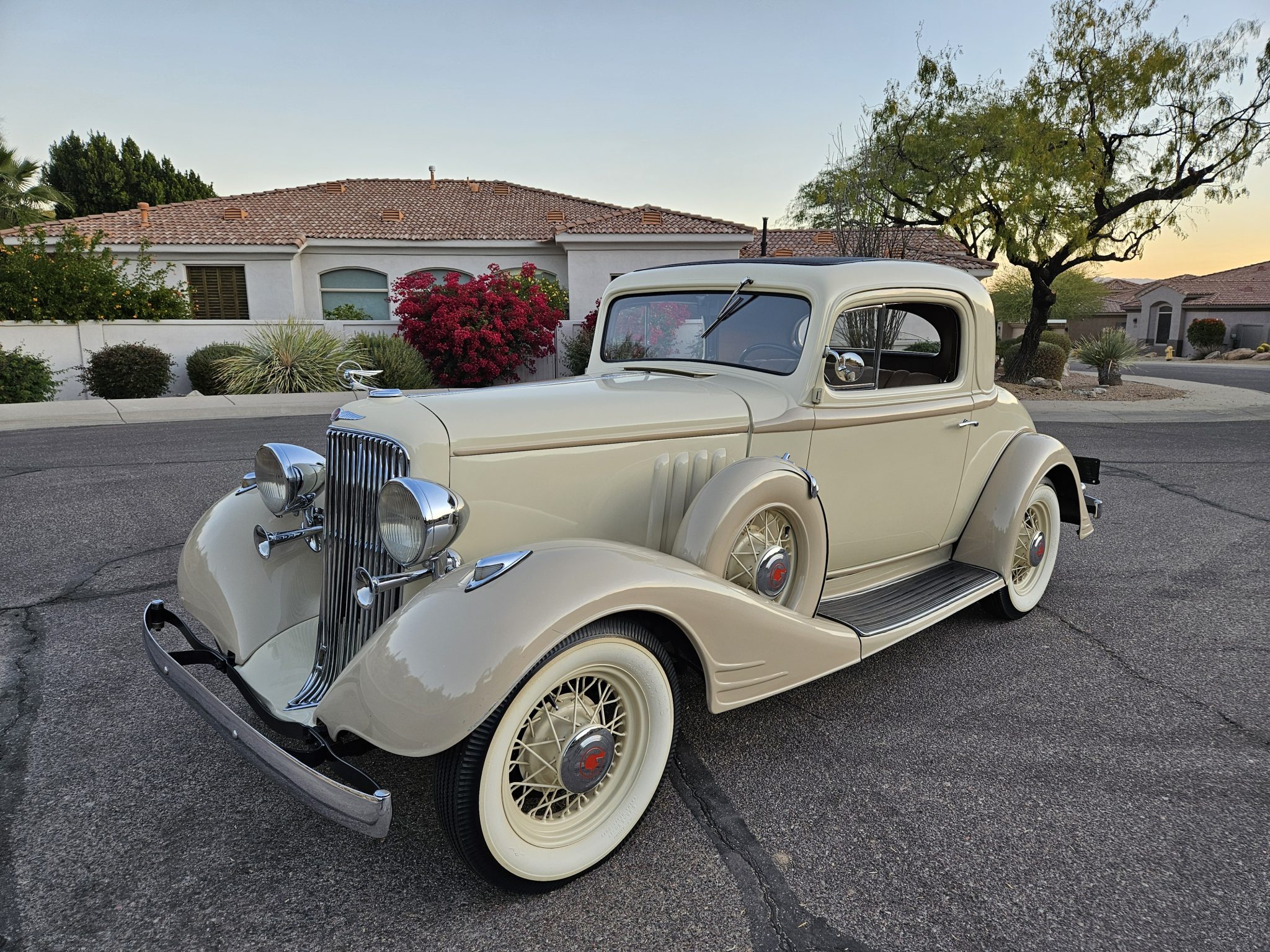 1933 Pontiac Series 601 Sport Coupe 