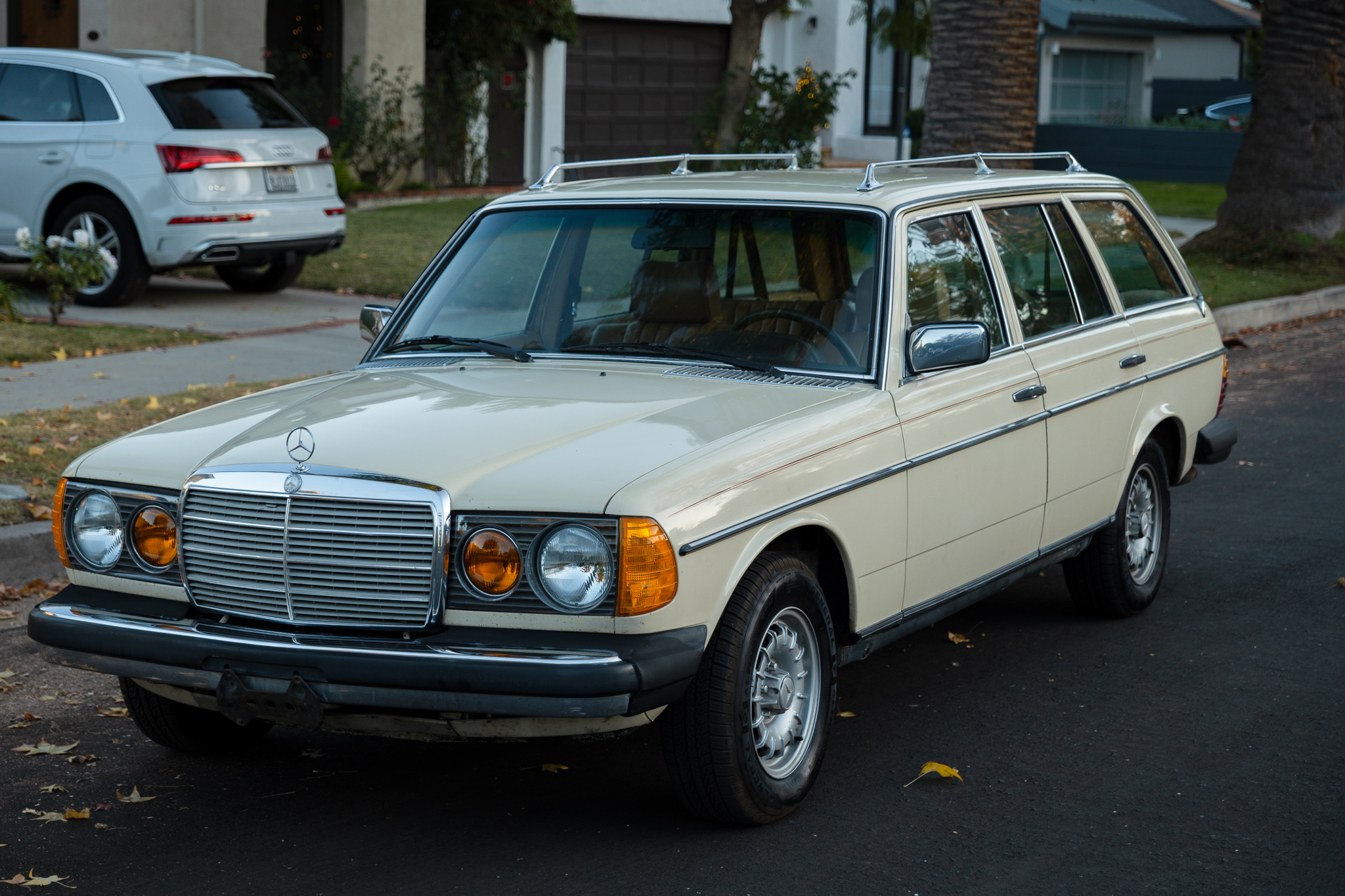 1981 Mercedes-Benz W123 