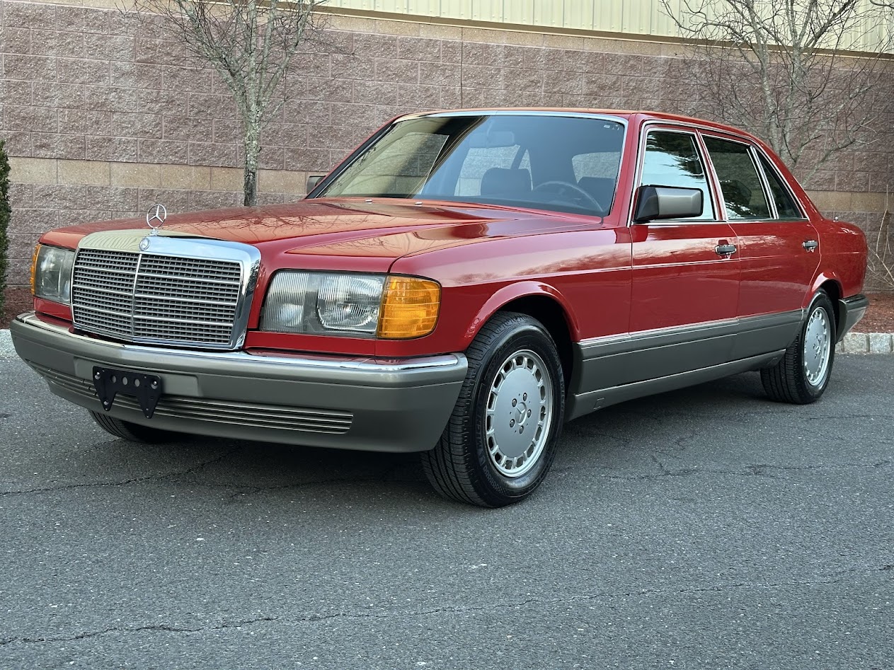 1986 Mercedes-Benz W126 S-Class 