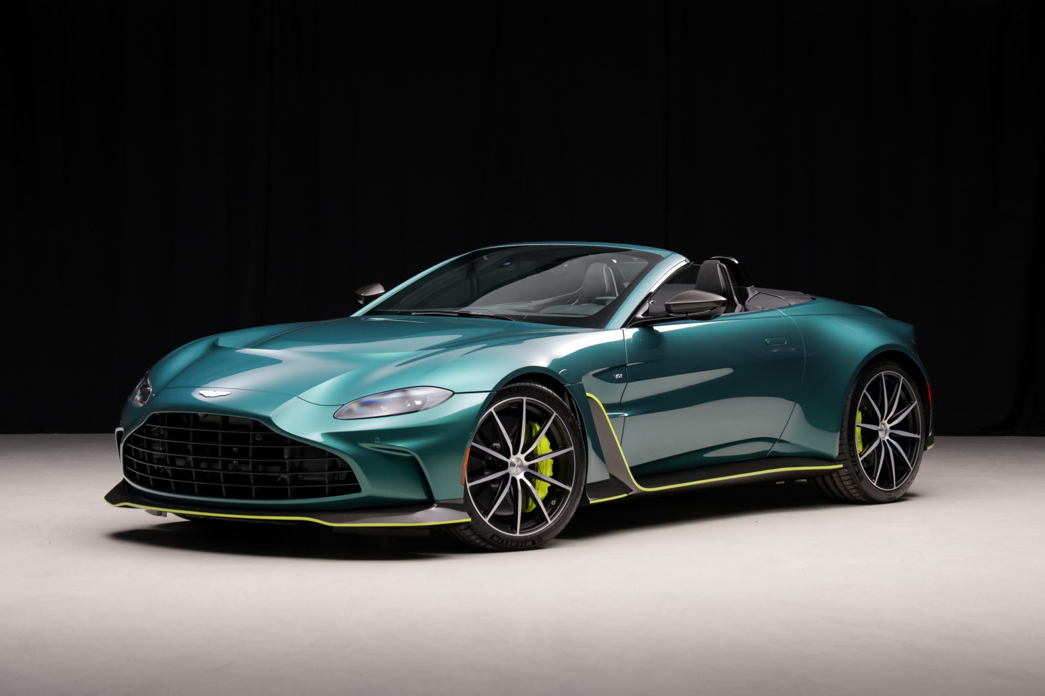 2023 Aston Martin V12 Vantage 
