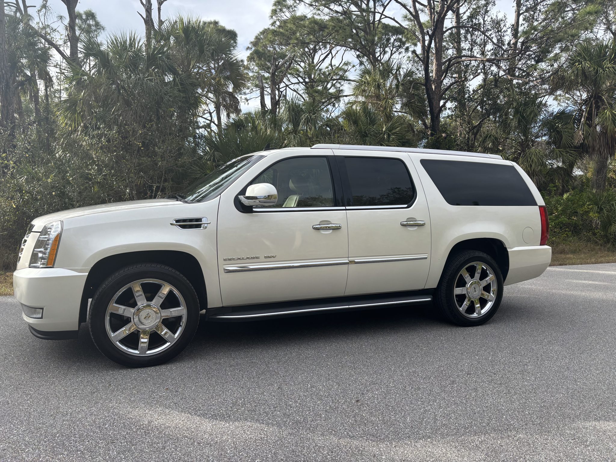 2011 Cadillac Escalade & EXT GMT900 (2007-2014) 