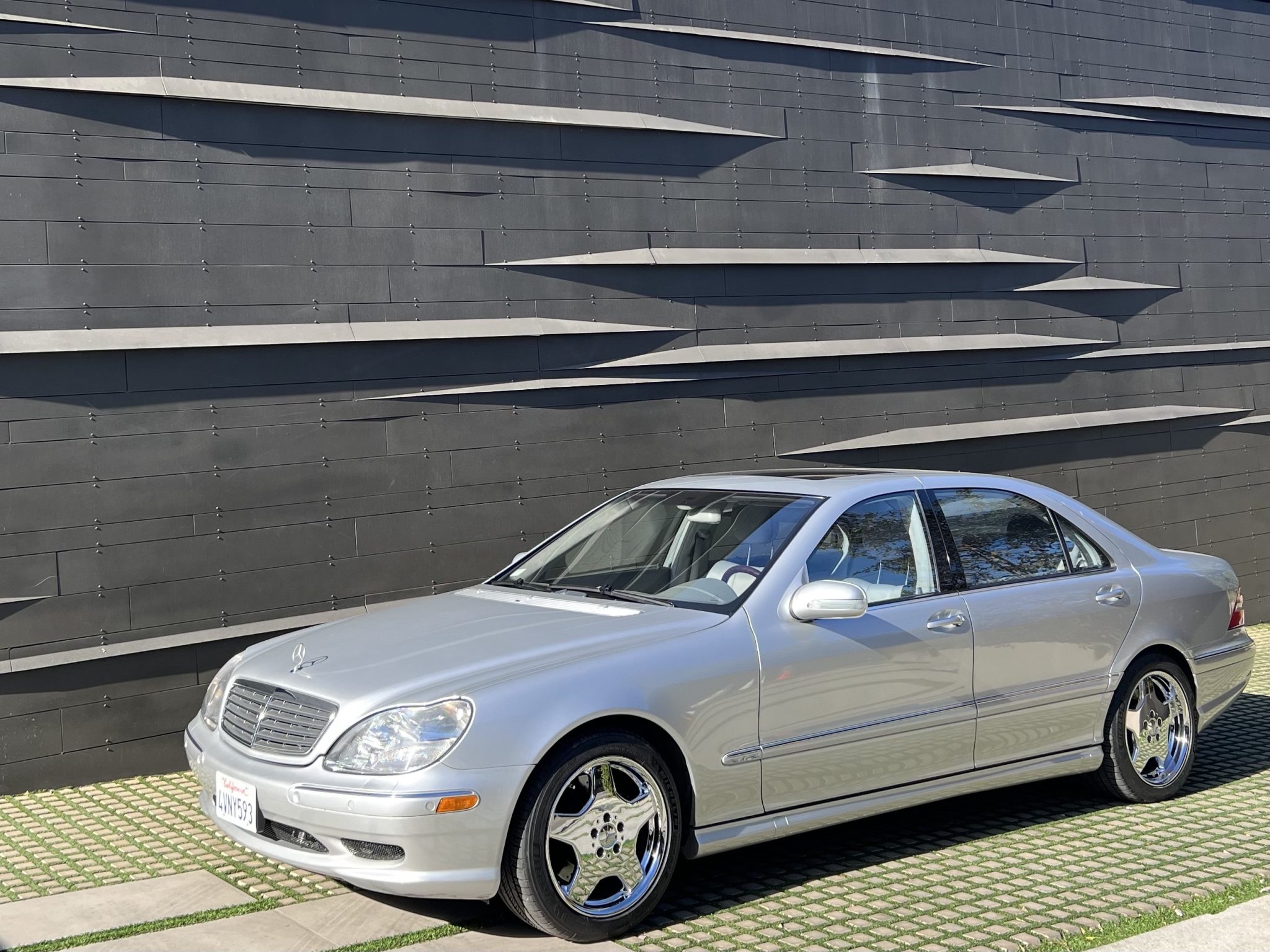 2002 Mercedes-Benz W220 S-Class 