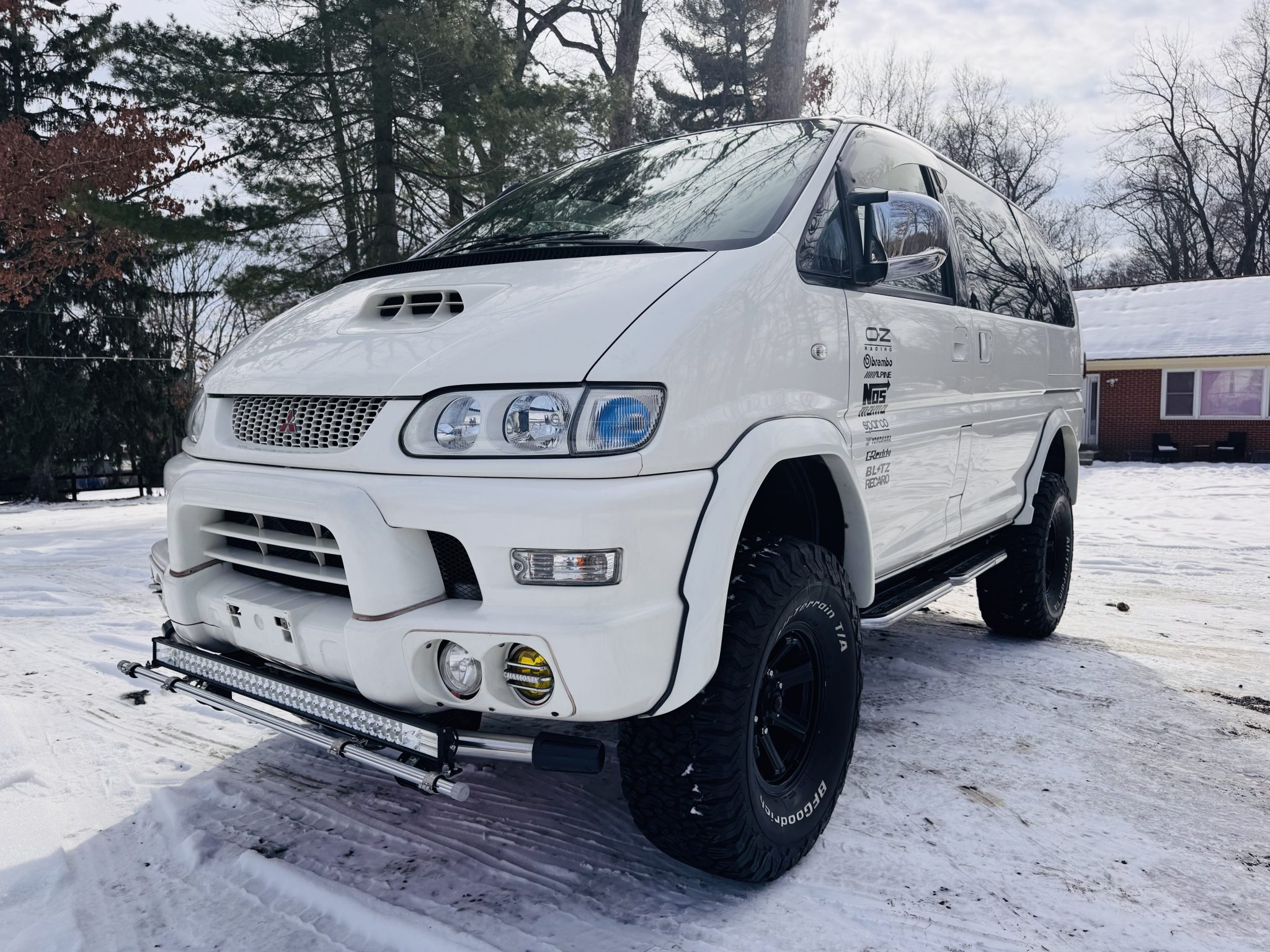 1999 Mitsubishi Delica 