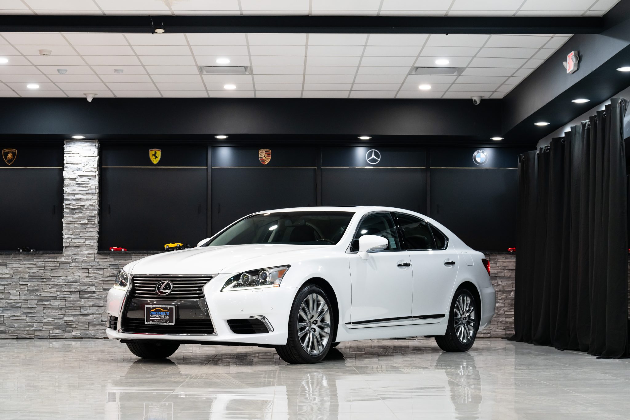 2014 Lexus LS Sedan 