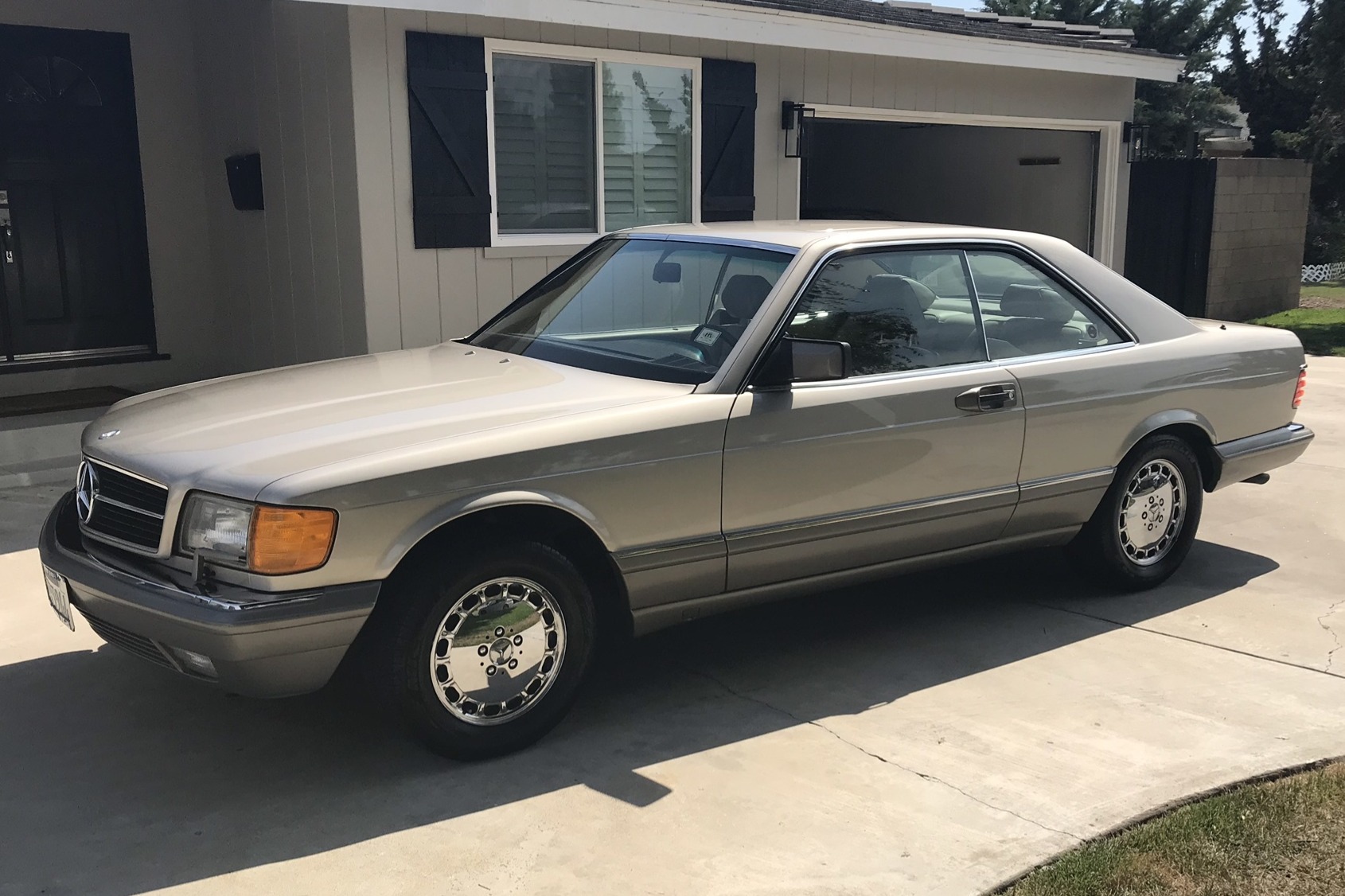 1990 Mercedes-Benz W126 S-Class 