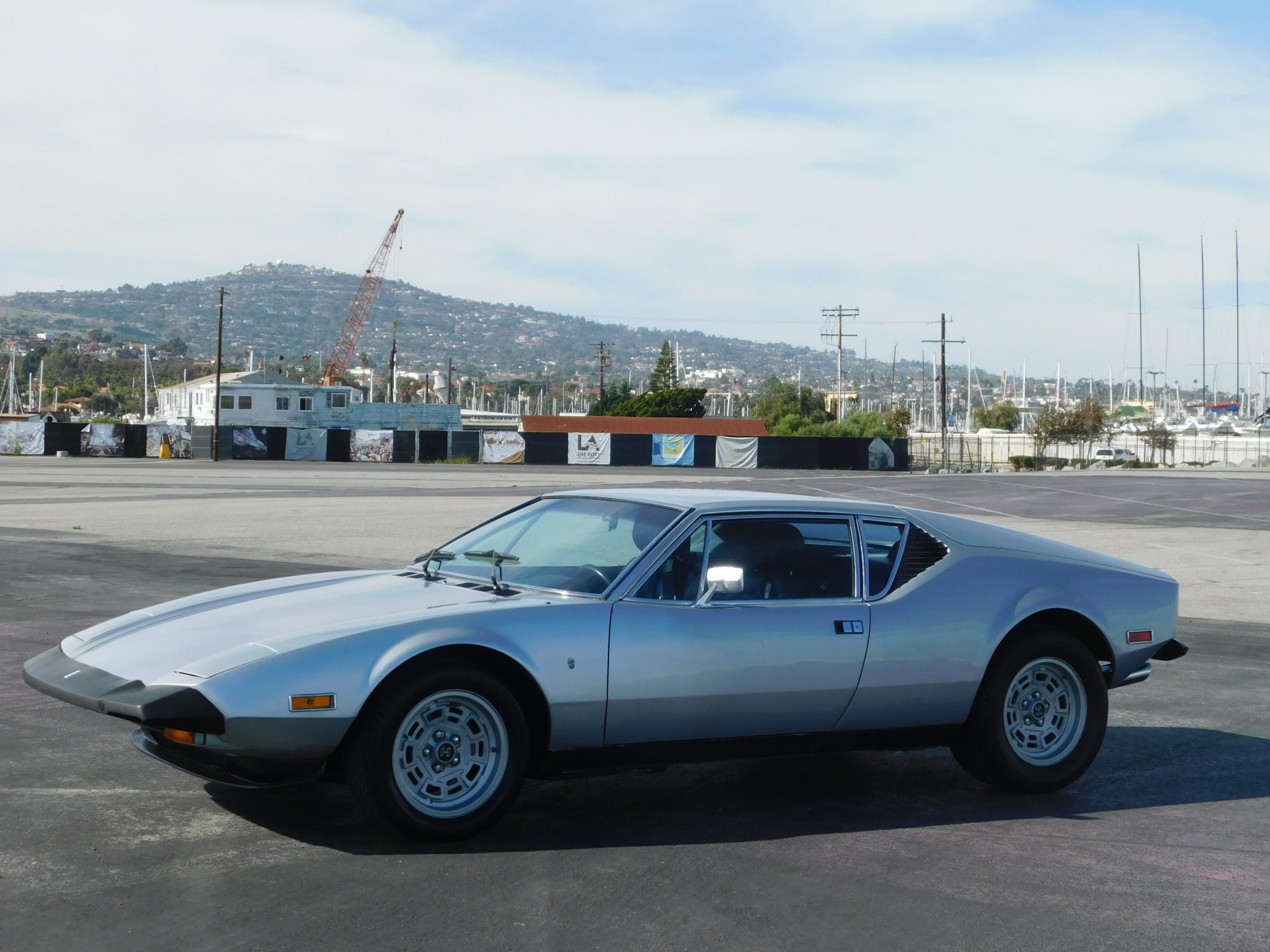 1973 DeTomaso Pantera 