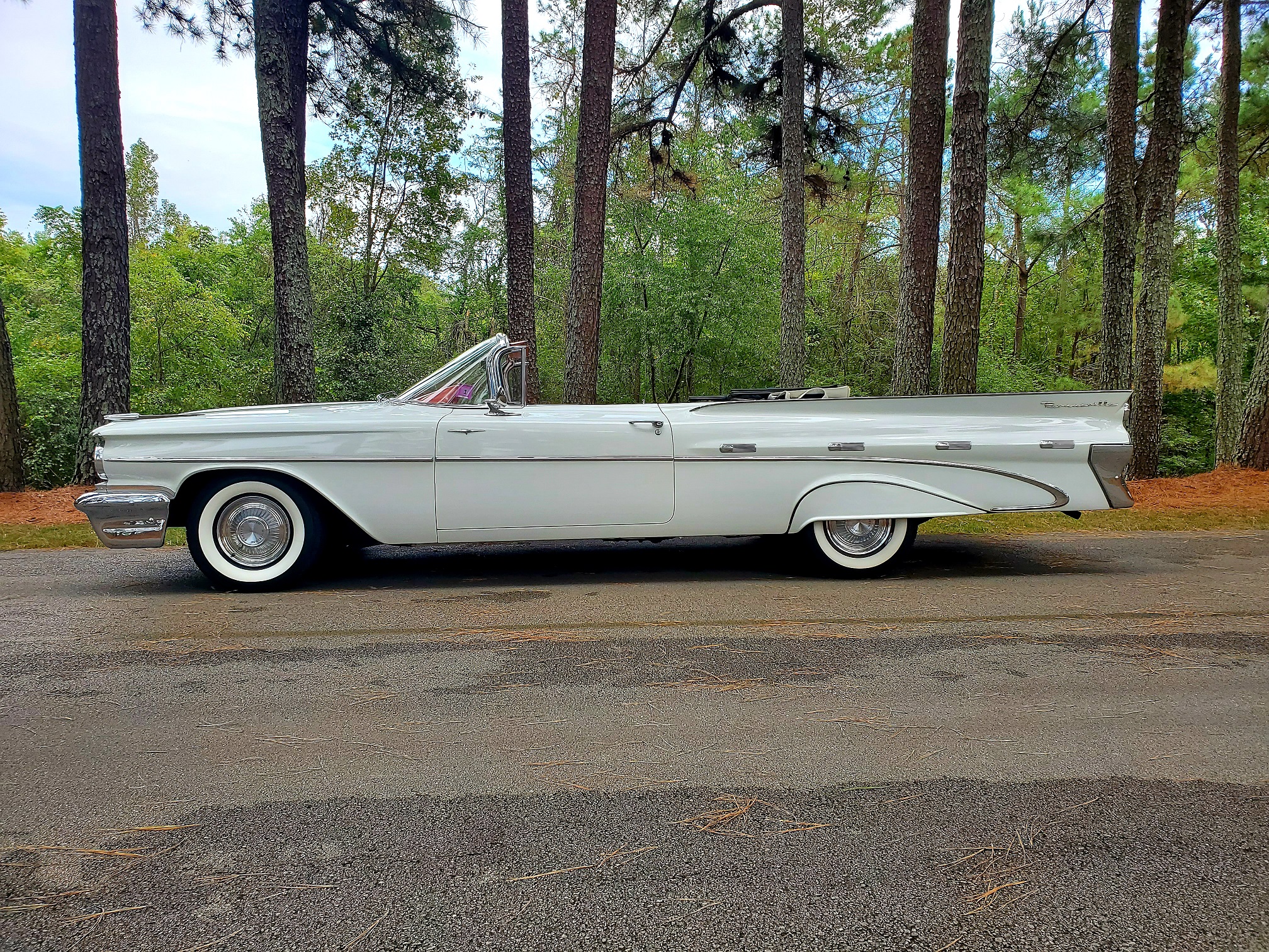 1959 Pontiac Bonneville 