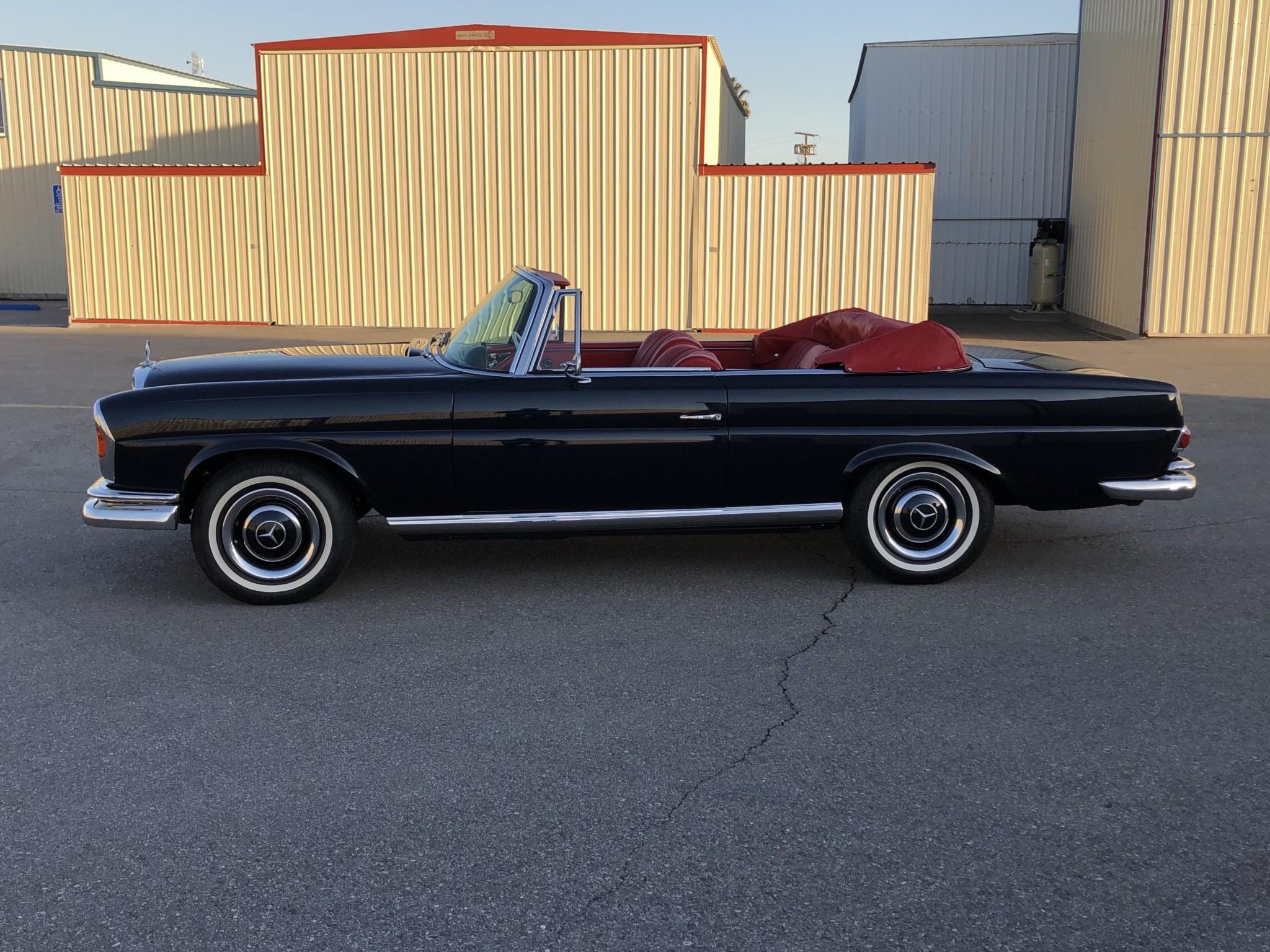 1966 Mercedes-Benz W111 Coupe & Cabriolet 
