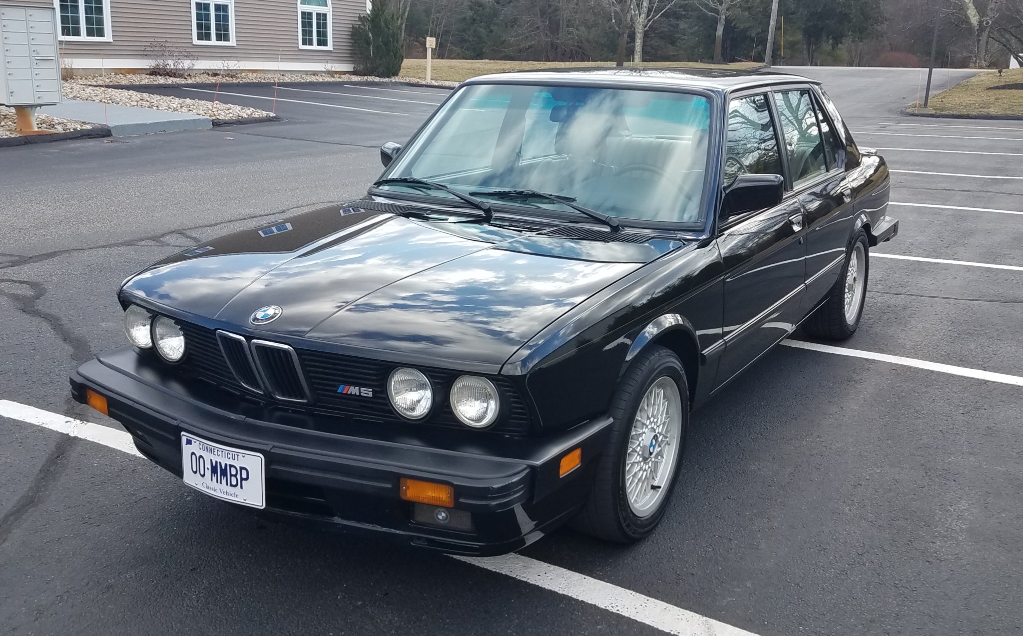 1988 BMW E28 M5 