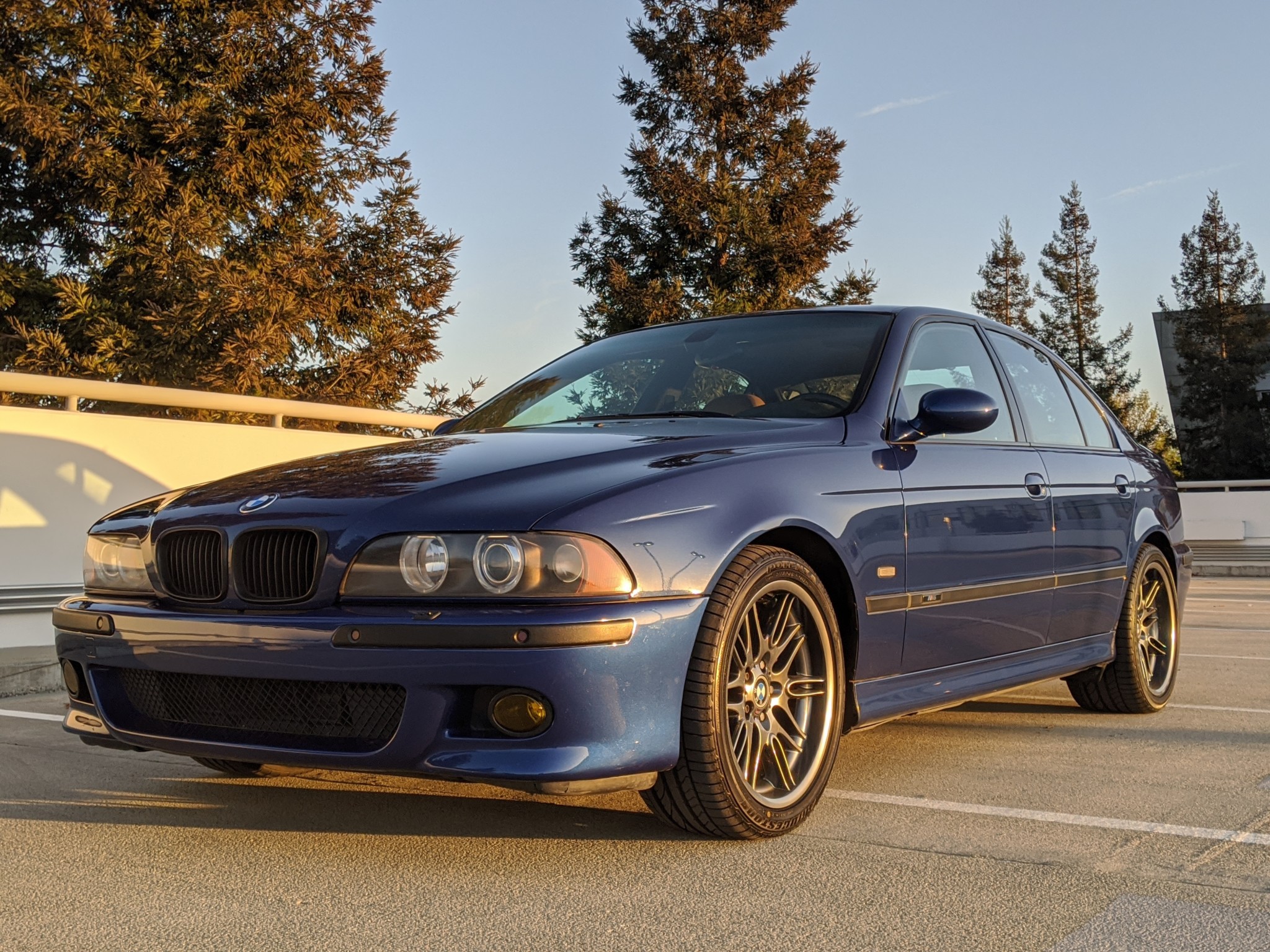 2002 BMW E39 M5 