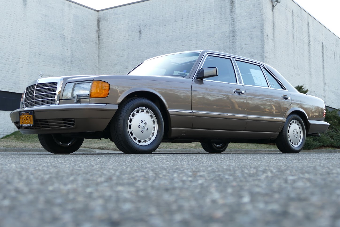 1989 Mercedes-Benz W126 S-Class 