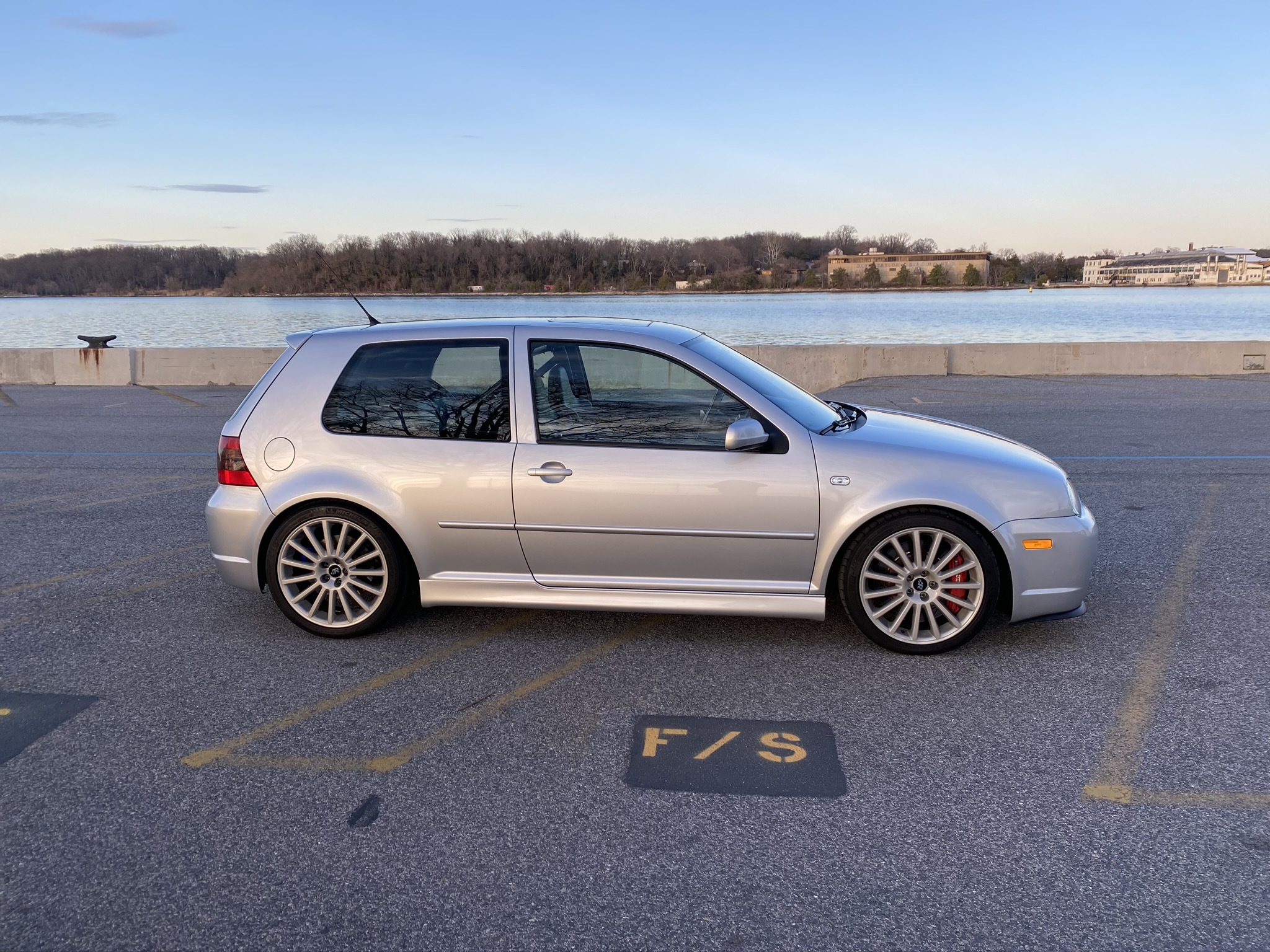 2004 Volkswagen R32 