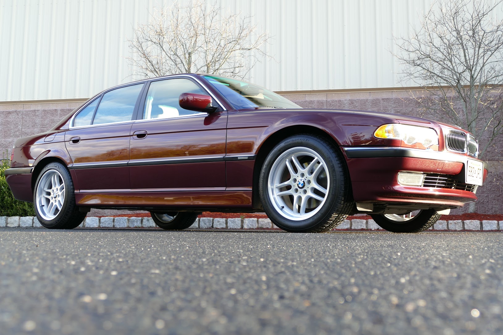 2001 BMW E38 7-Series 