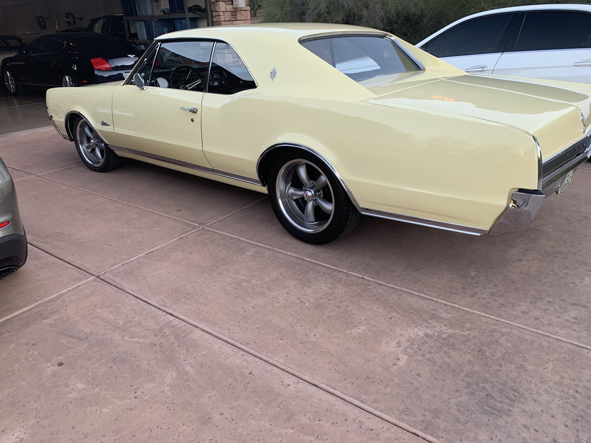 1967 Oldsmobile Cutlass 