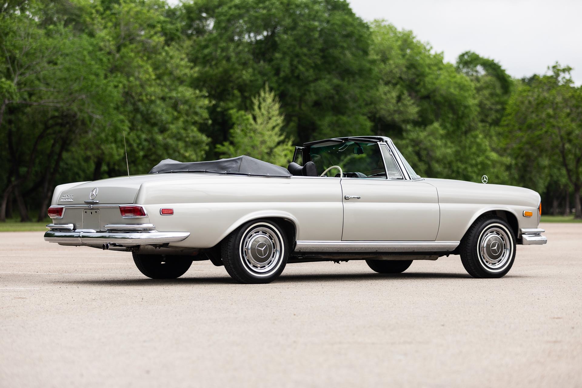 1969 Mercedes-Benz W111 Coupe & Cabriolet 