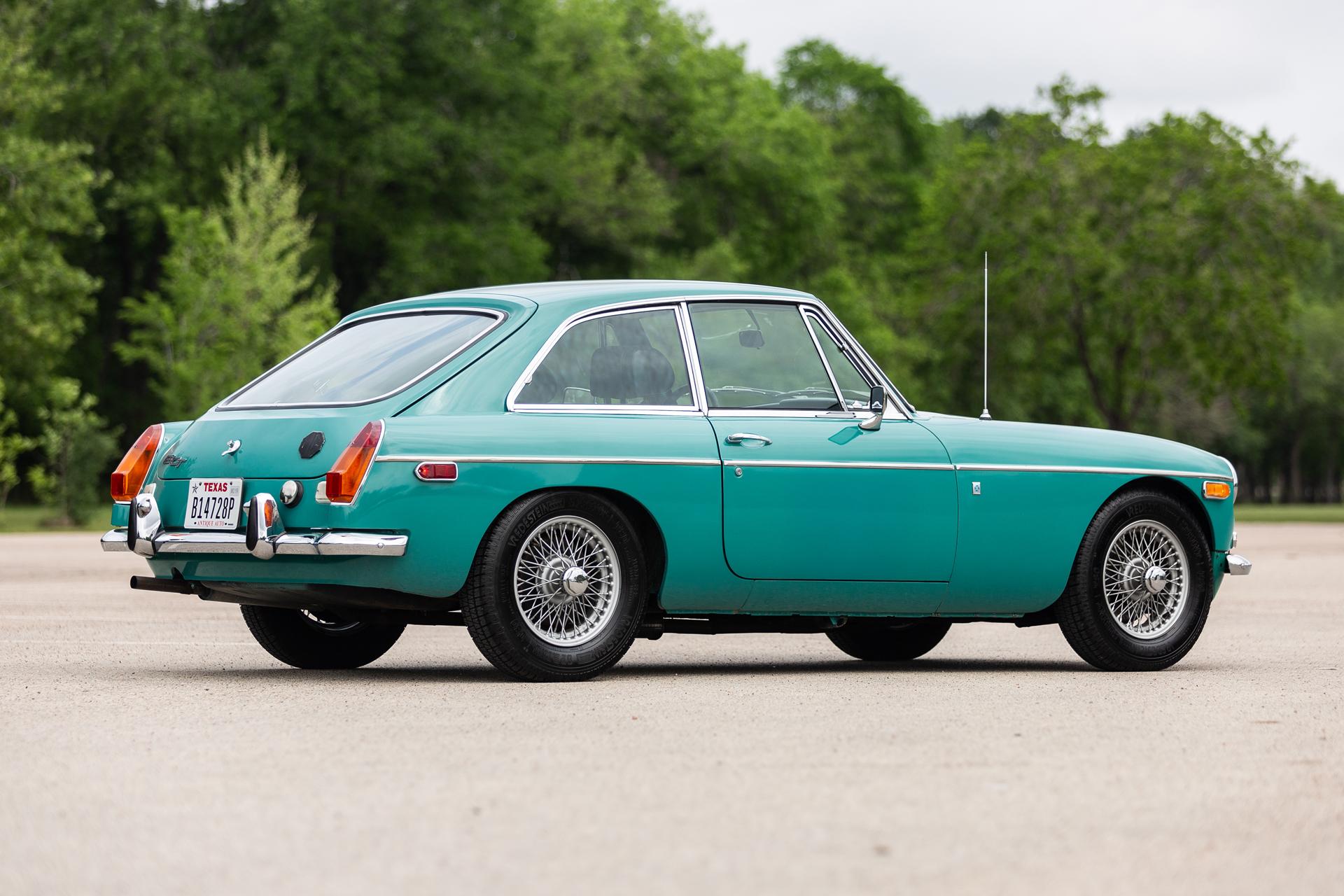 1972 MG B 