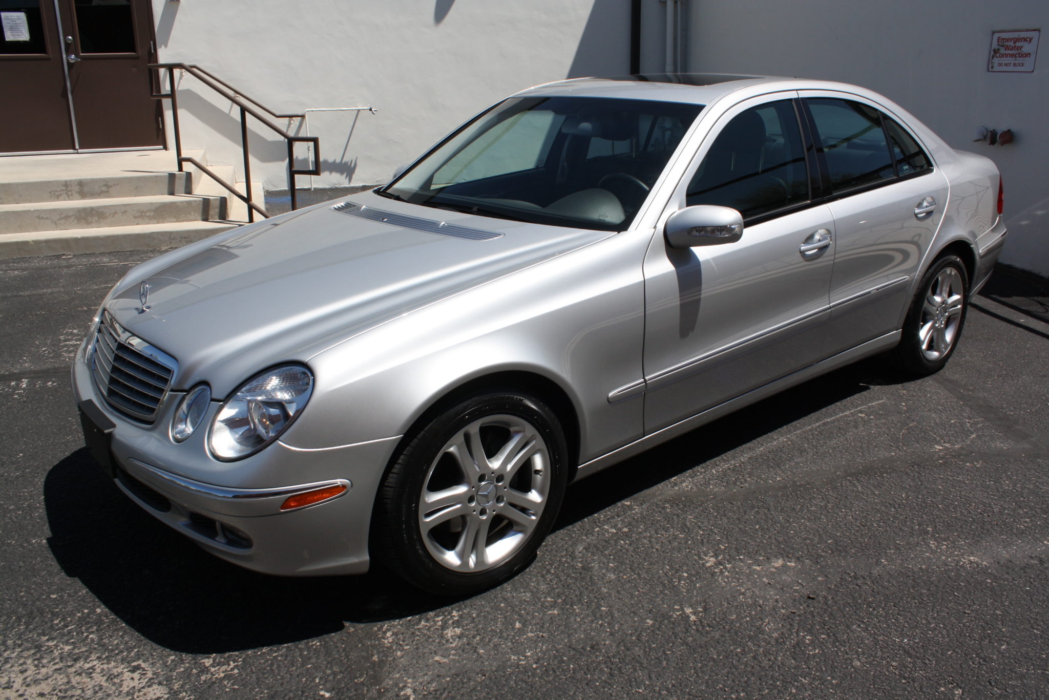 2005 Mercedes-Benz W211 E-Class 