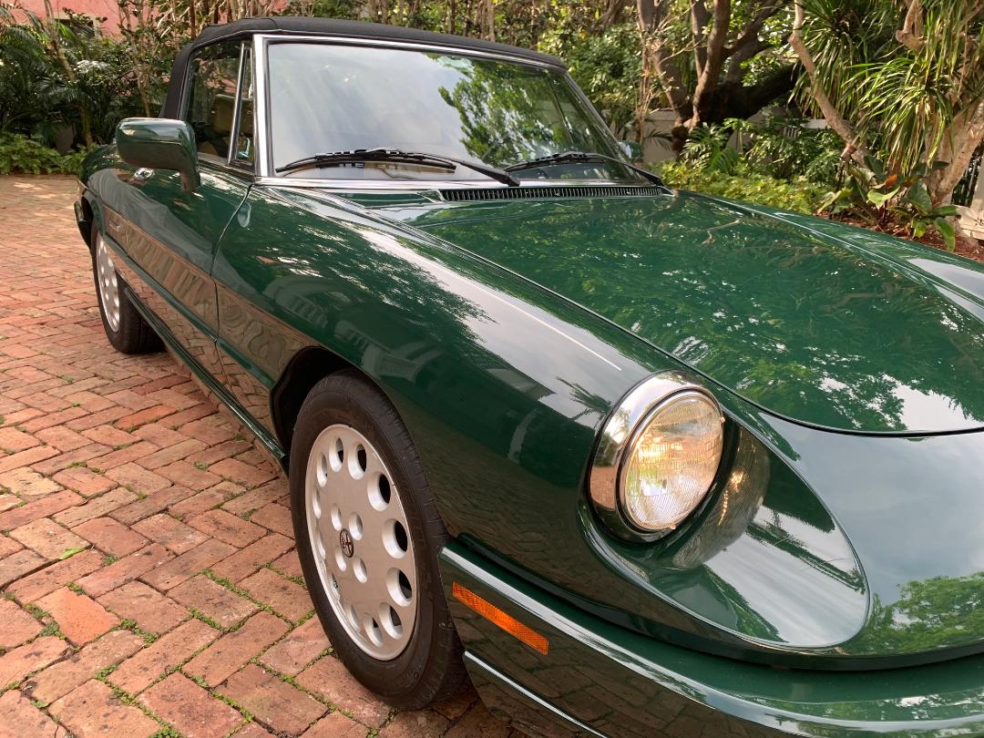 1992 Alfa Romeo 105/115 Spider Series 4 