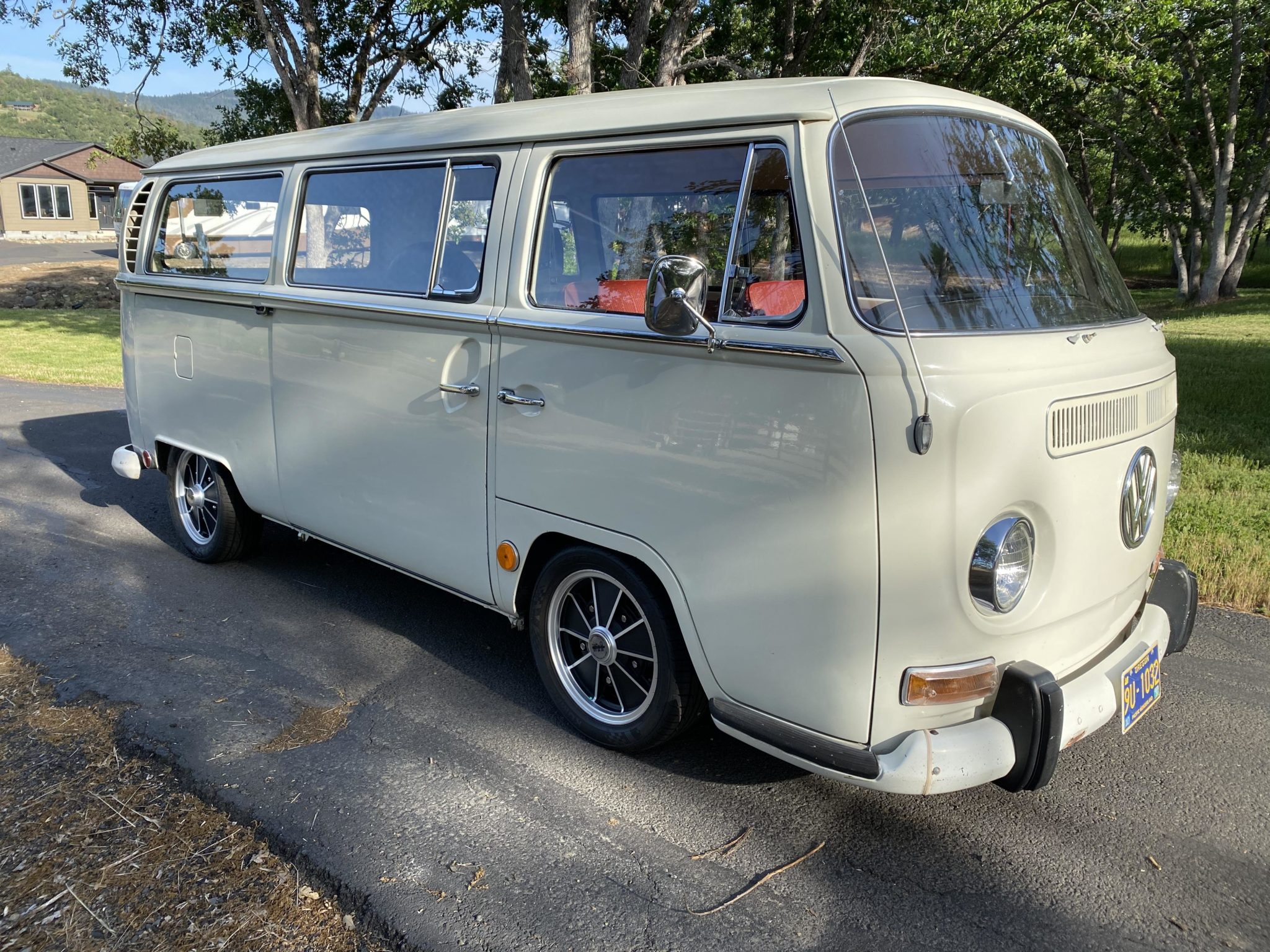 1968 Volkswagen Bay-Window Bus 