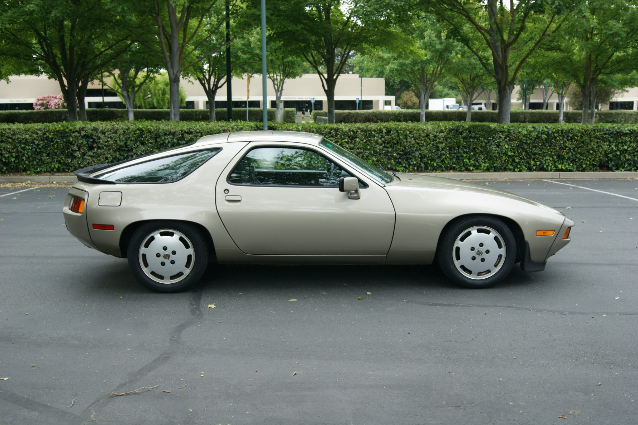 1985 Porsche 928 