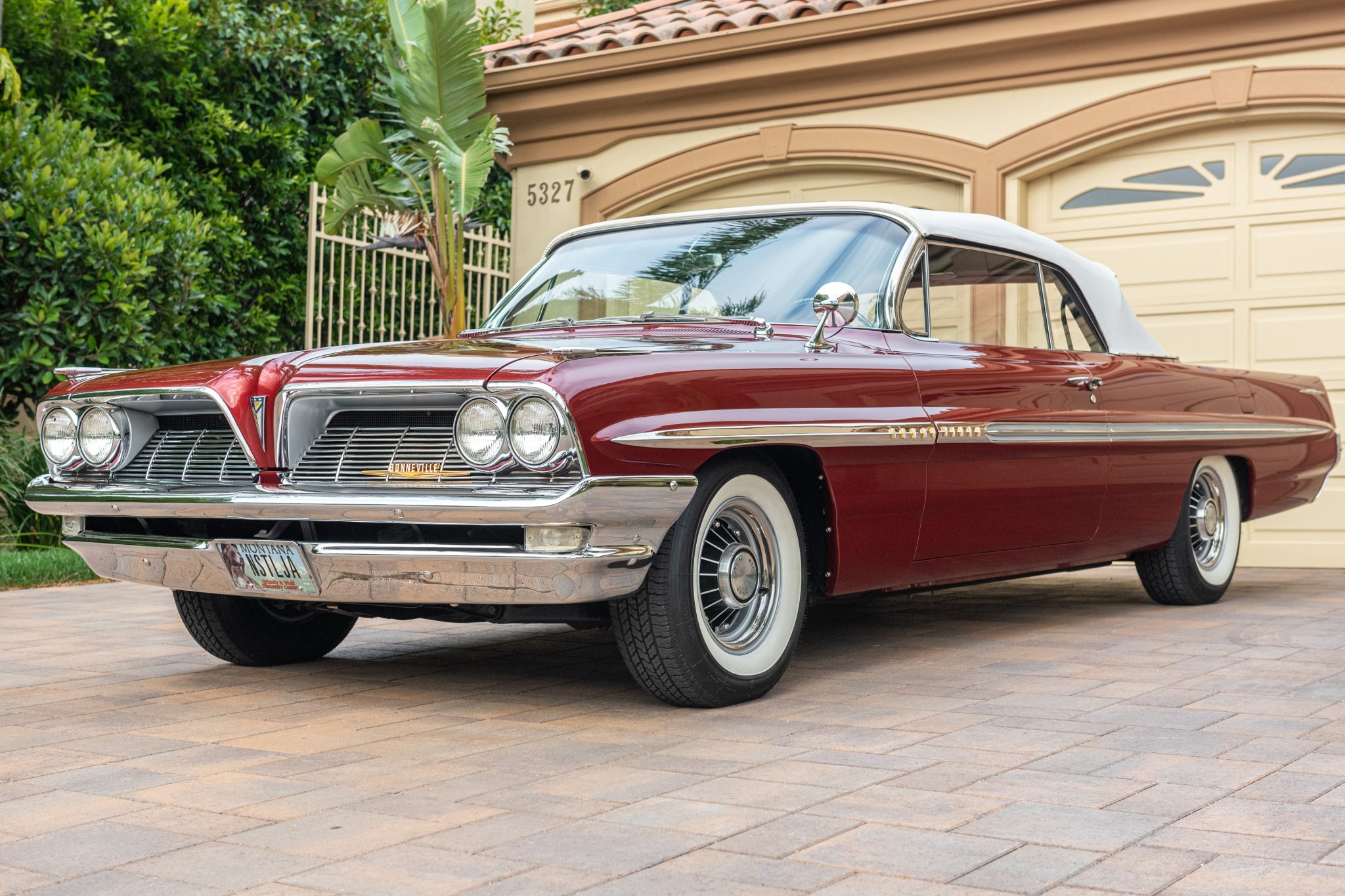 1961 Pontiac Bonneville 