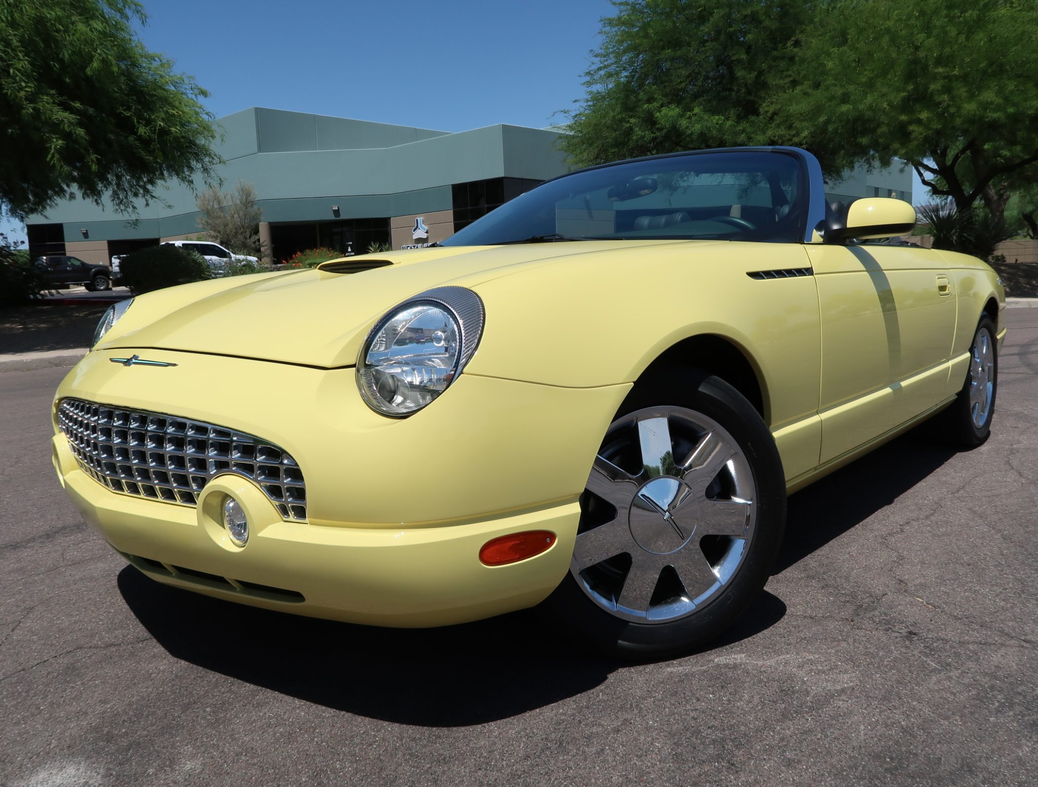 2002 Ford Thunderbird (2002-2005) 