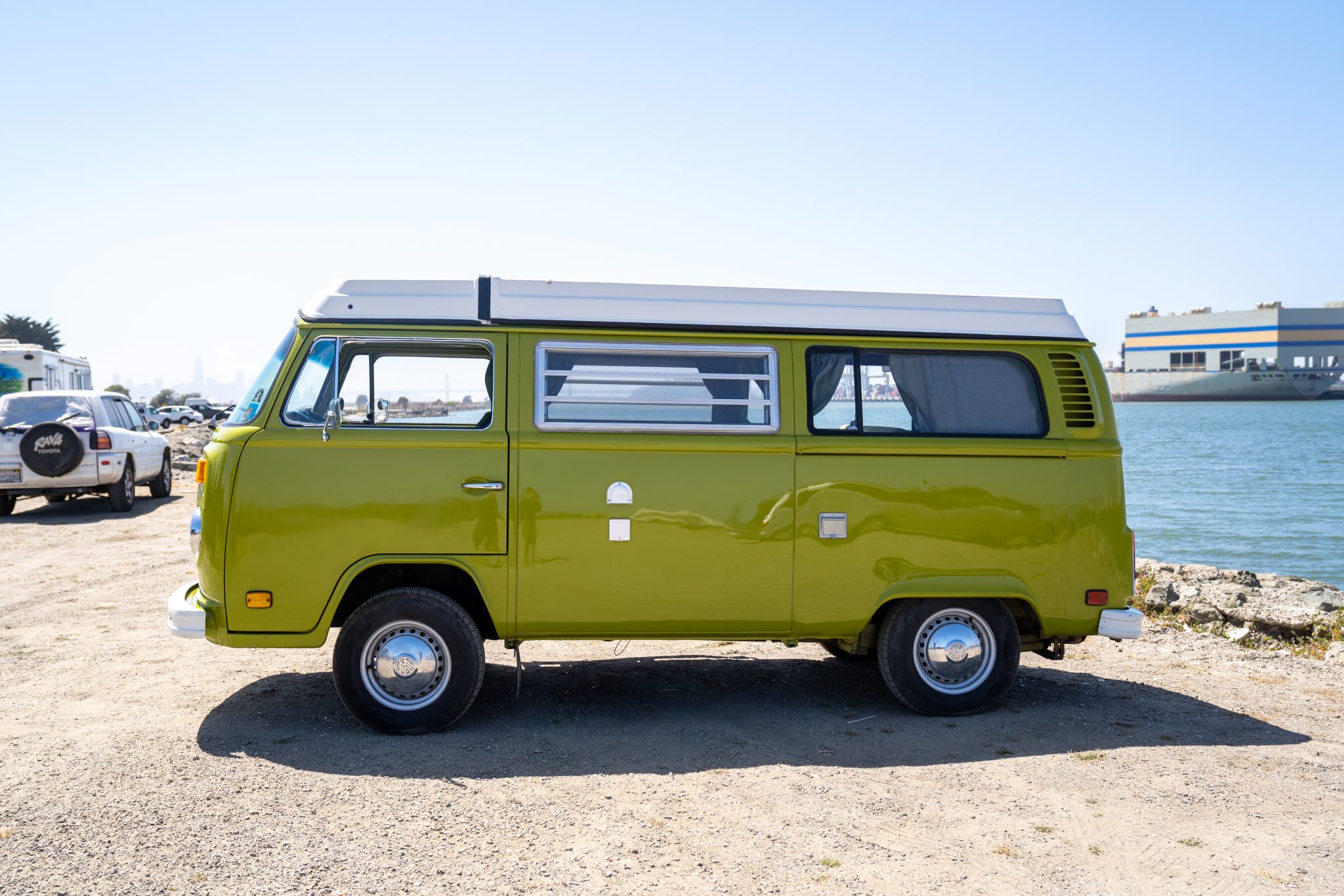 1977 Volkswagen Bay-Window Camper 
