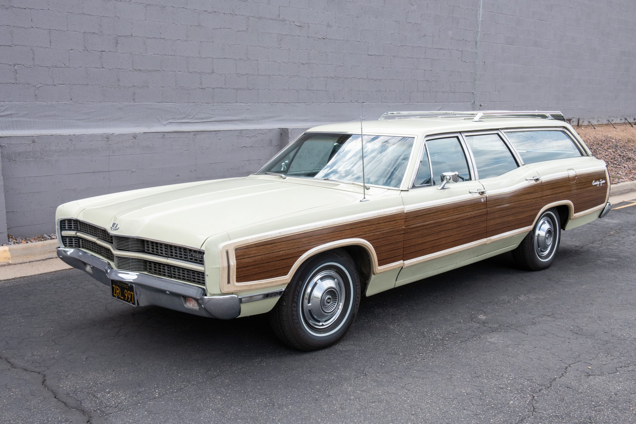 1969 Ford Country Squire 