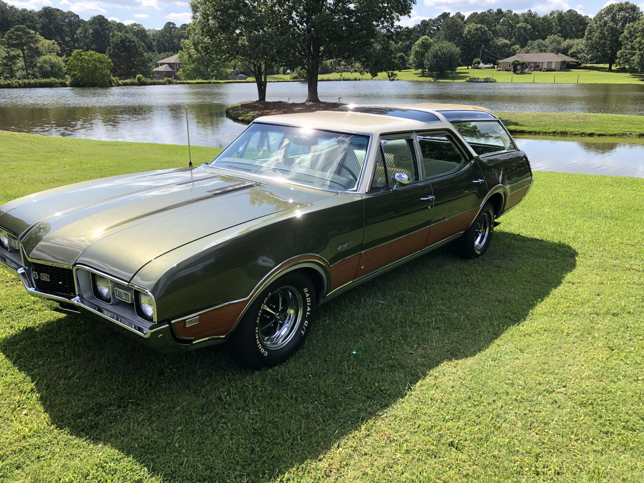 1968 Oldsmobile Vista Cruiser 
