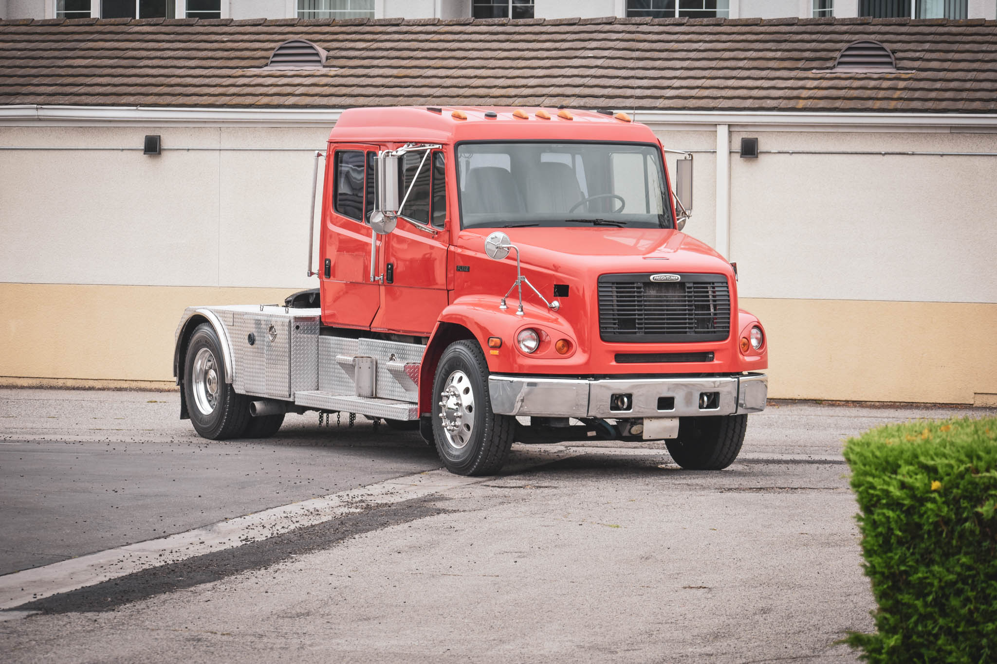 2001 Freightliner FL112 Crew Cab 