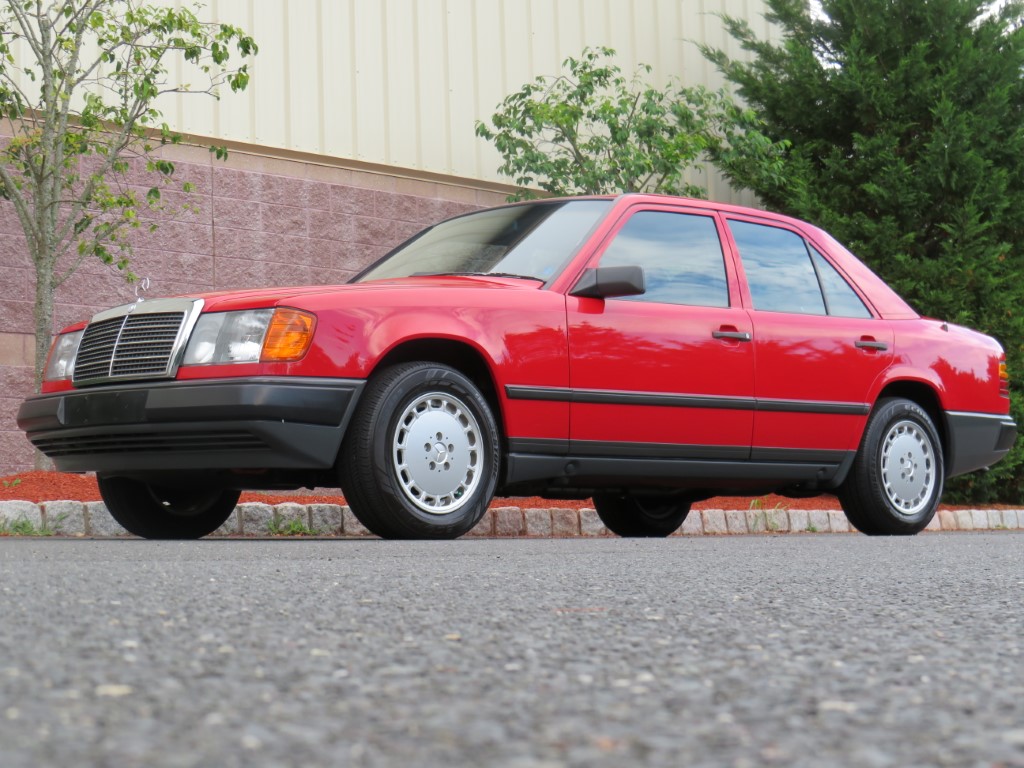 1986 Mercedes-Benz W124 E-Class 