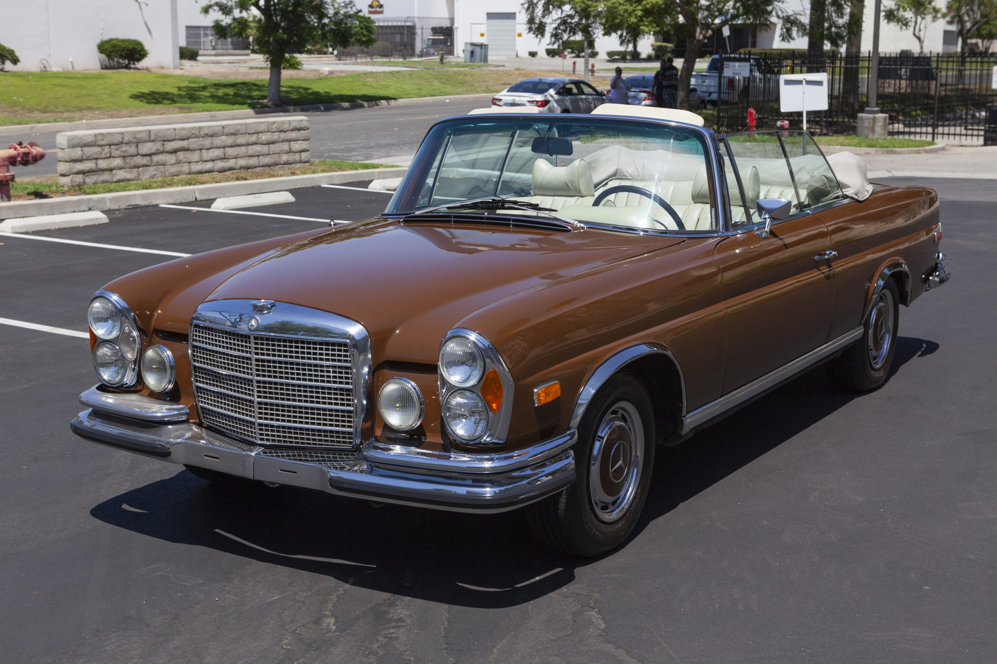 1970 Mercedes-Benz W111 Coupe & Cabriolet 