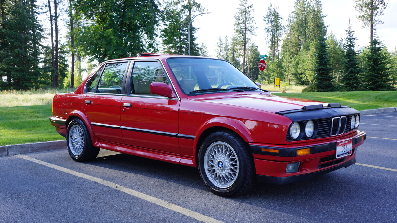 1989 BMW E30 3-Series Sedan 