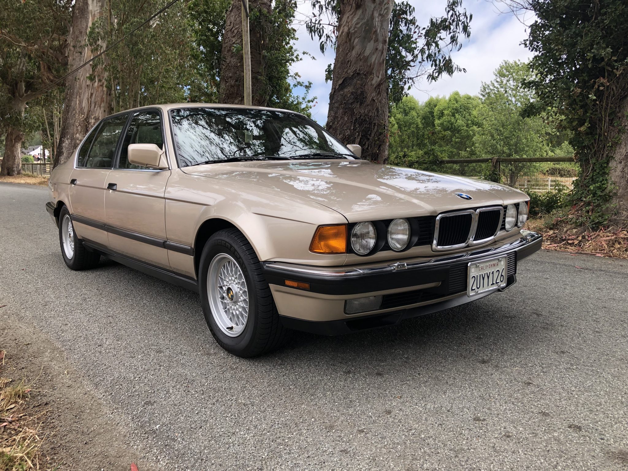 1991 BMW E32 7-Series 