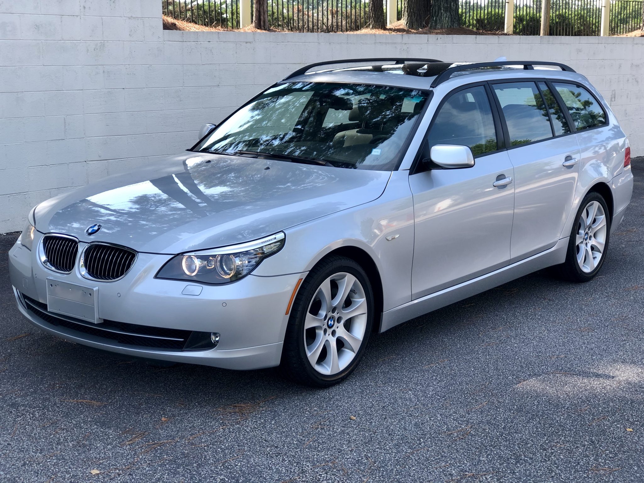 2008 BMW E61 5-Series Touring 